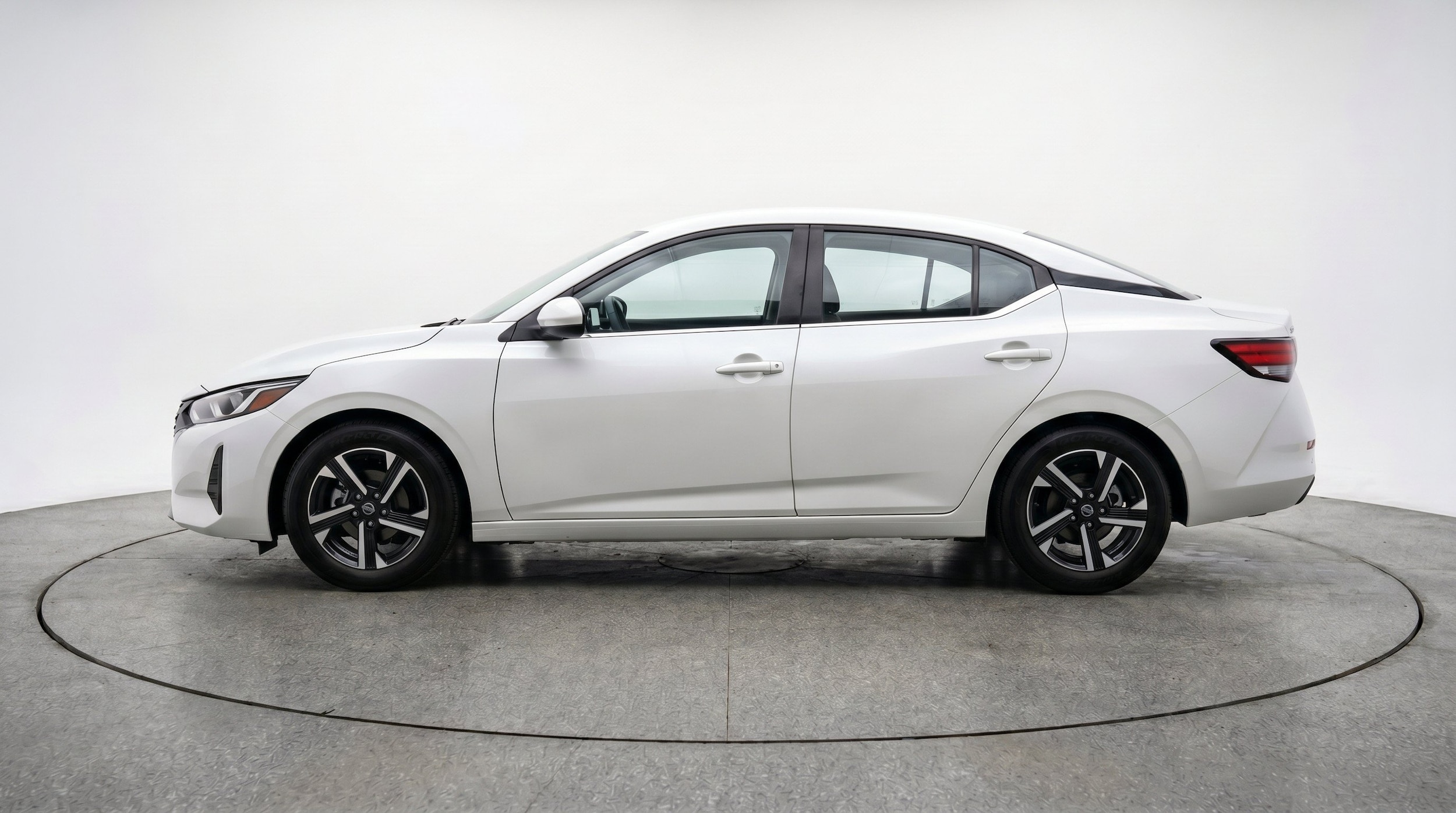 Thumbnail: 2025 Nissan Sentra - 5