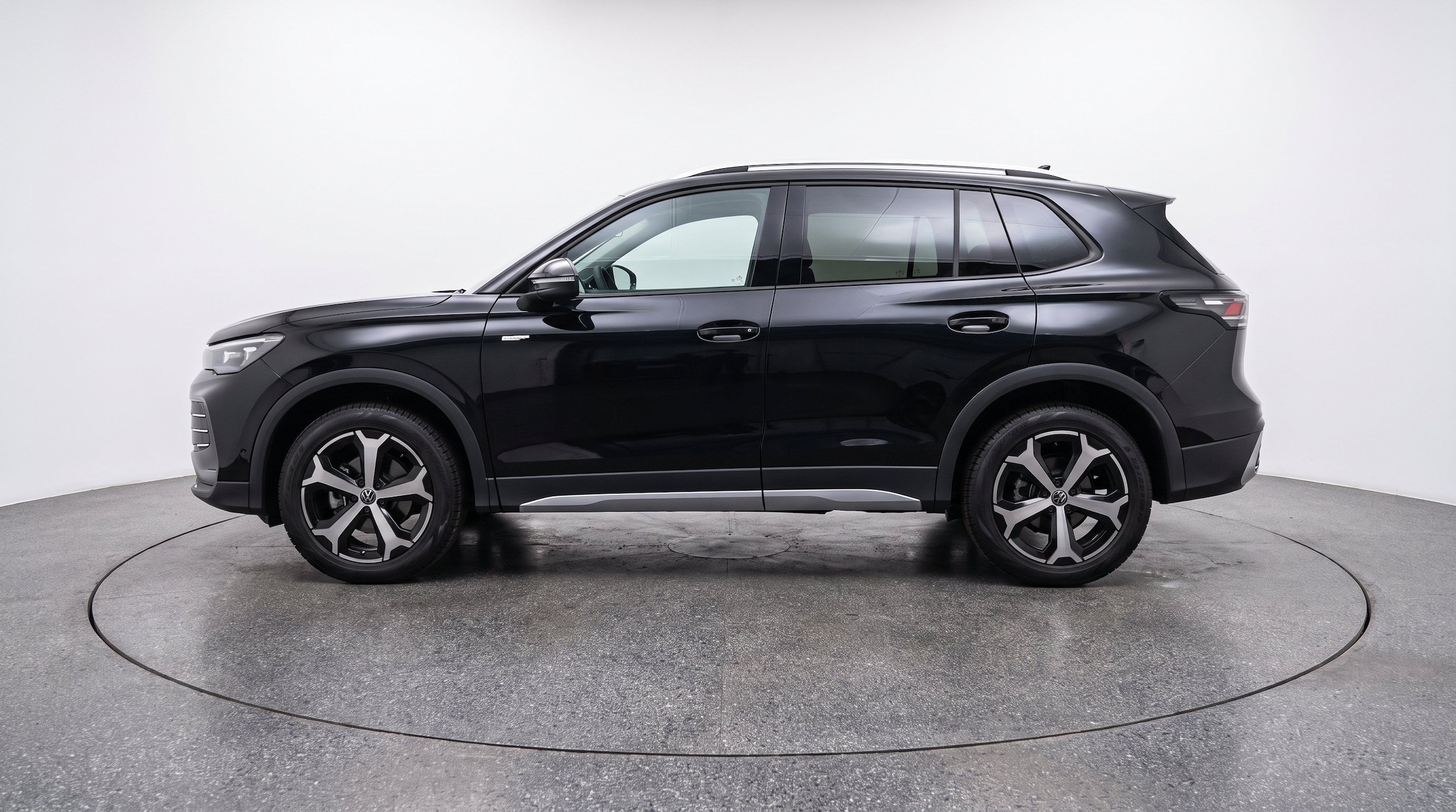 Thumbnail: 2026 Volkswagen Tiguan - 5
