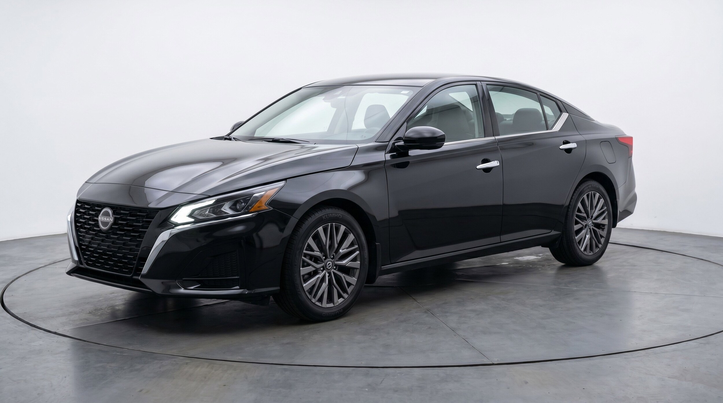 Thumbnail: 2025 Nissan Altima - 3