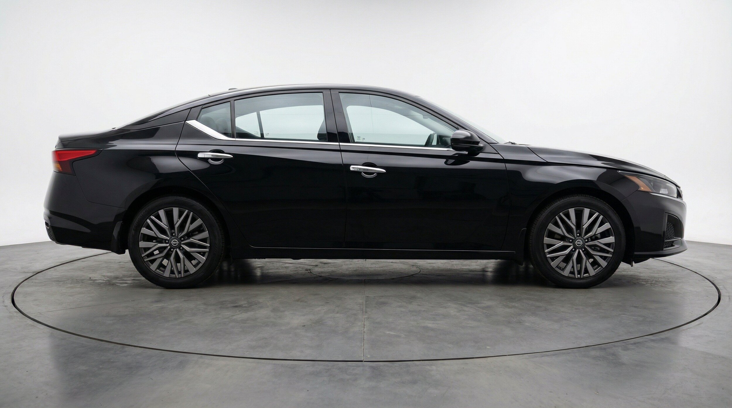 Thumbnail: 2025 Nissan Altima - 11