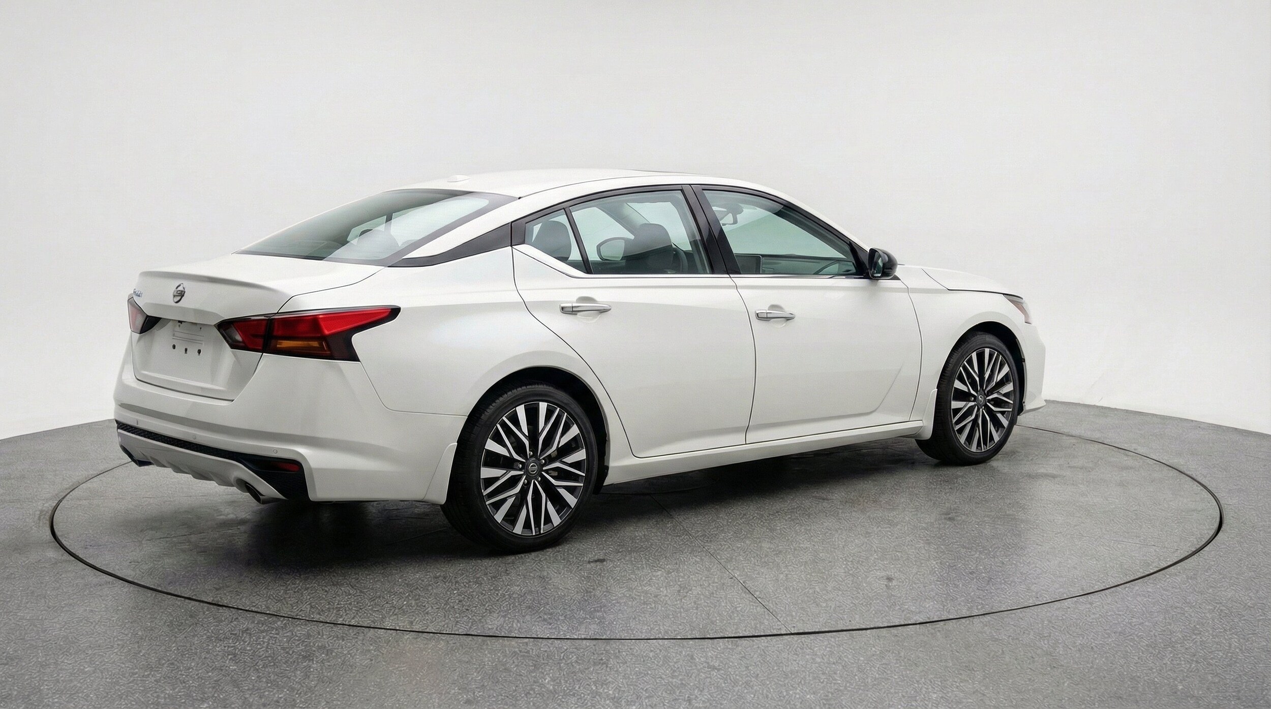 Thumbnail: 2025 Nissan Altima - 9