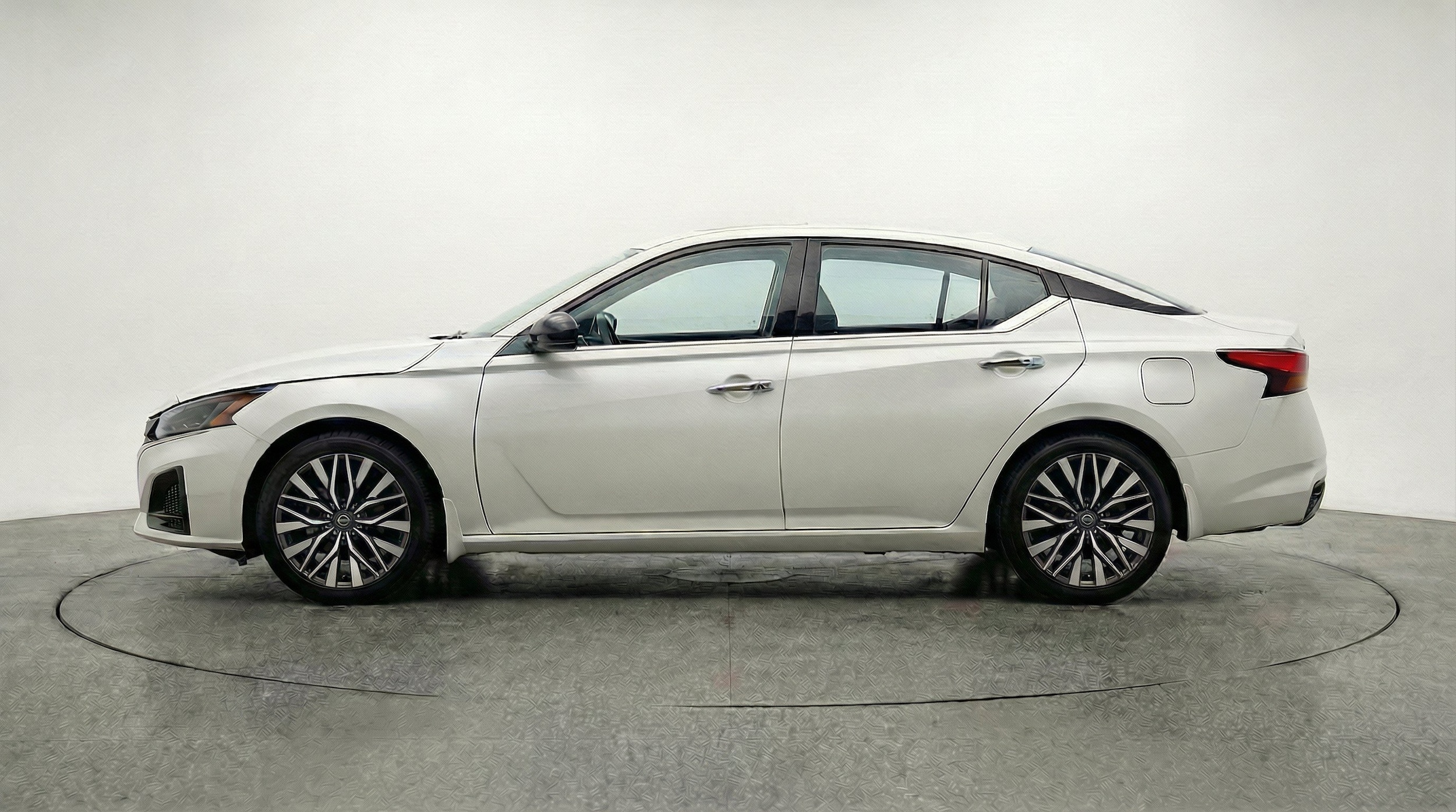 Thumbnail: 2025 Nissan Altima - 5