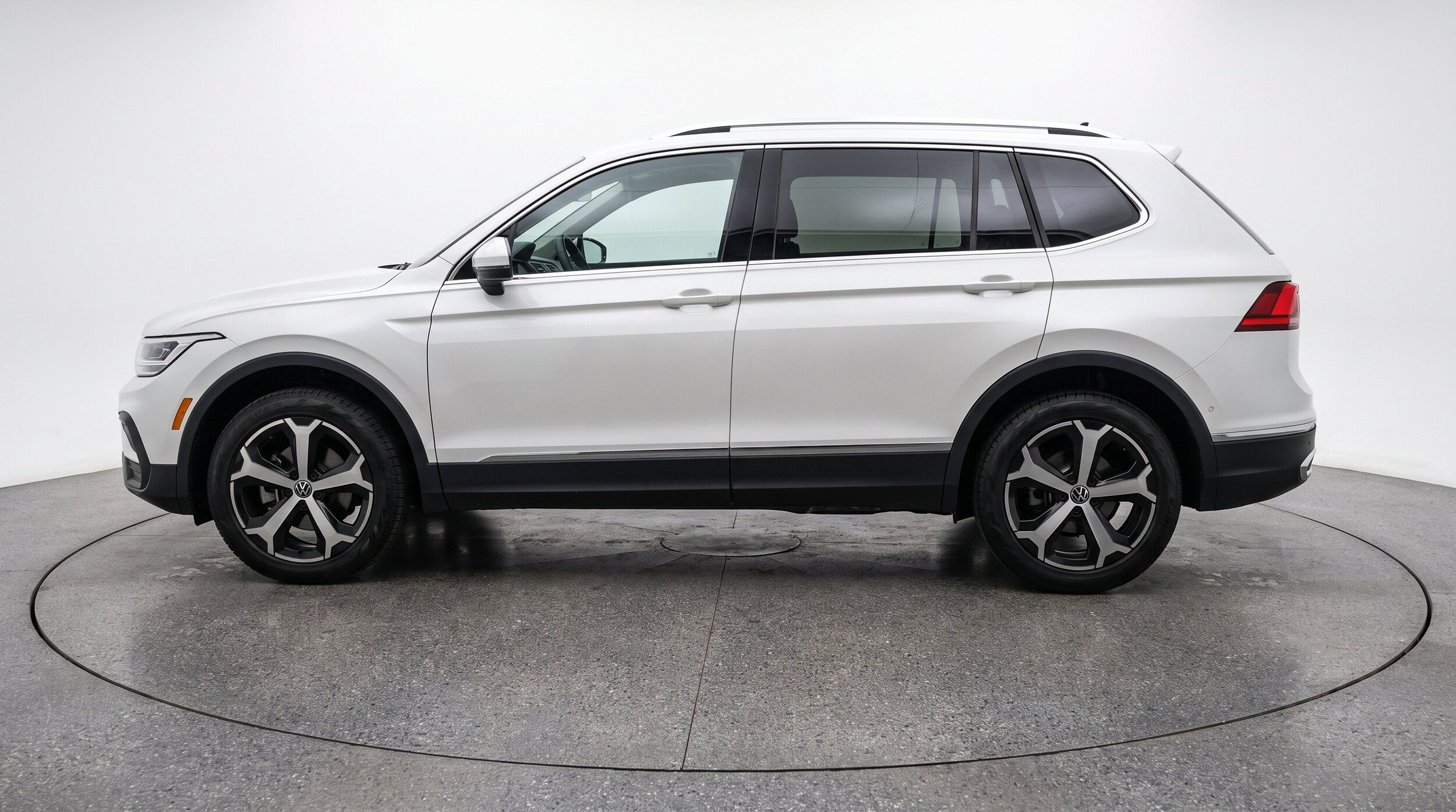 Thumbnail: 2026 Volkswagen Tiguan - 5