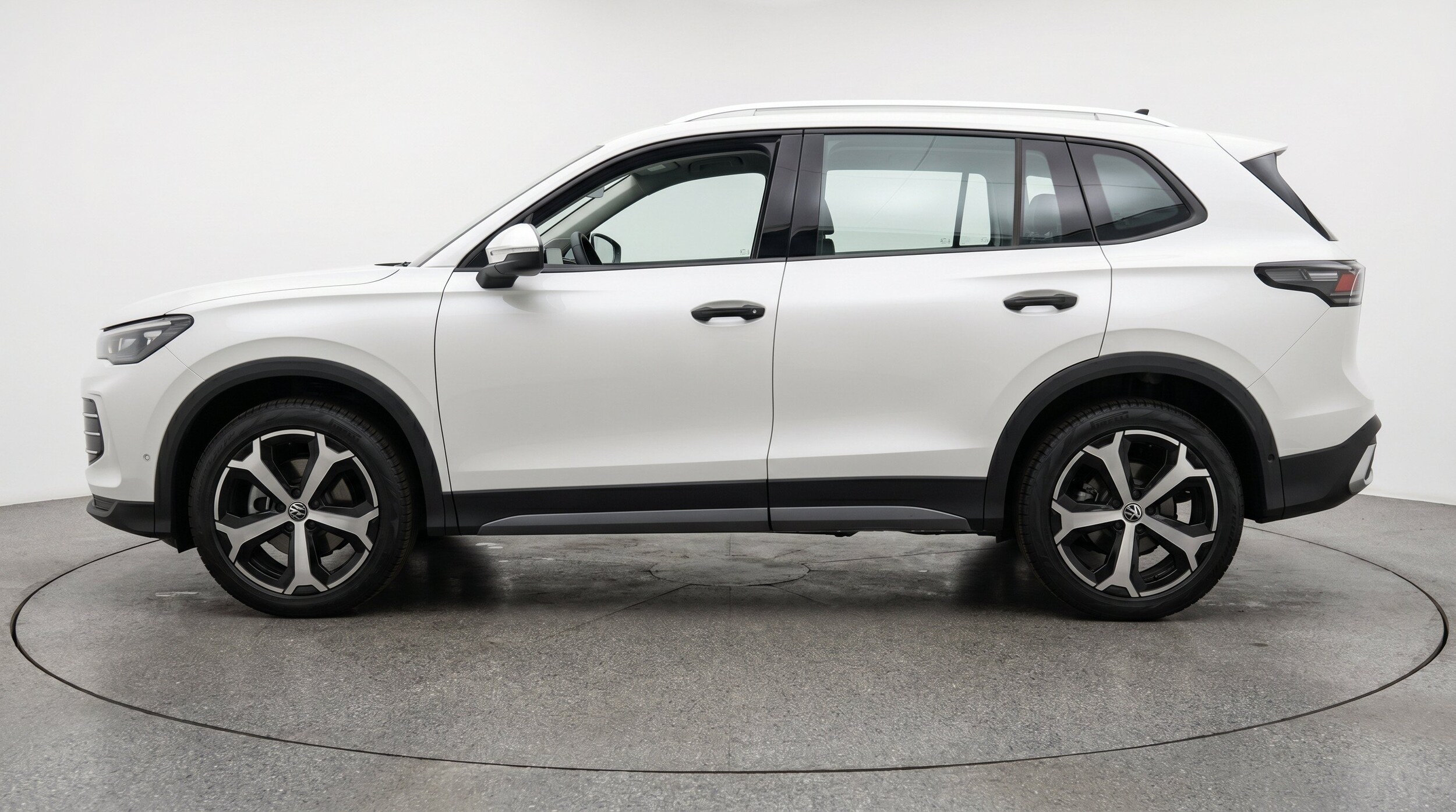 Thumbnail: 2026 Volkswagen Tiguan - 5