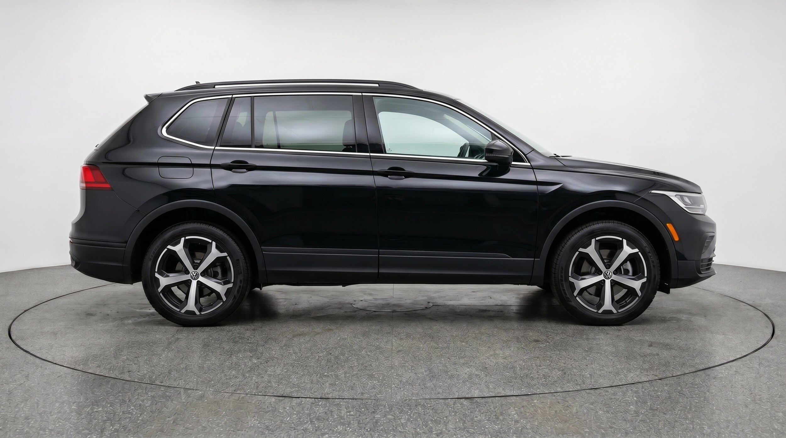 Thumbnail: 2026 Volkswagen Tiguan - 11