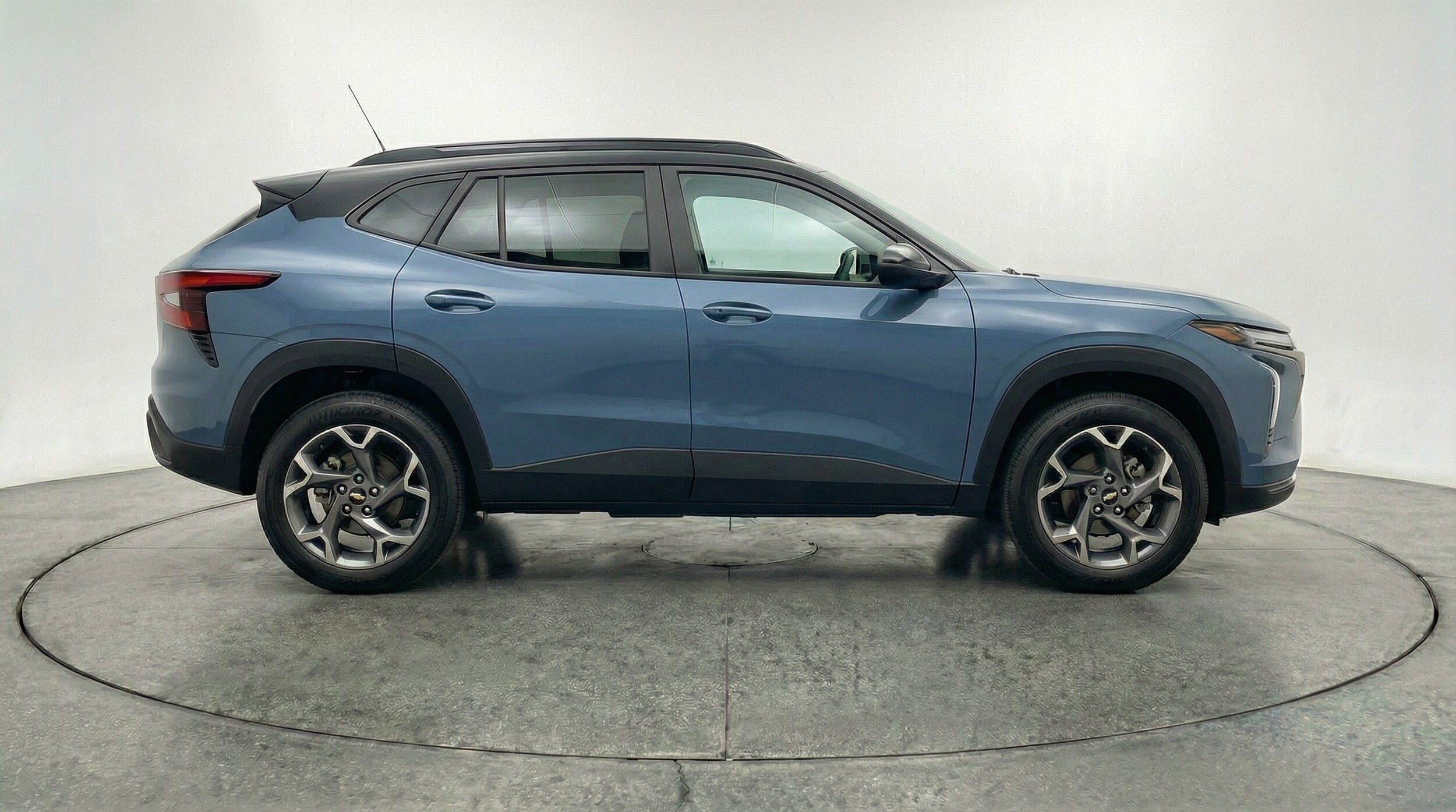 Thumbnail: 2025 Chevrolet Trax - 11