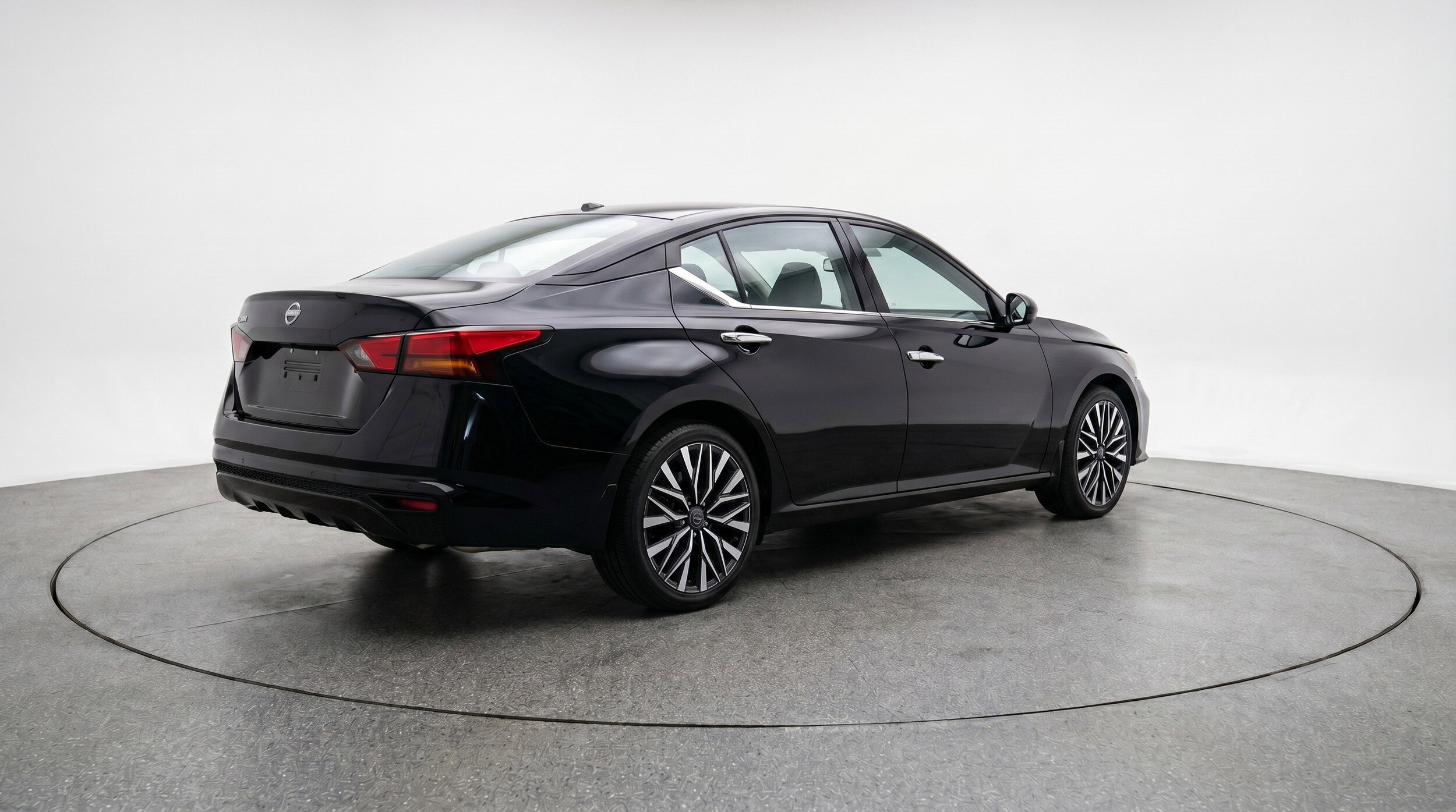 Thumbnail: 2025 Nissan Altima - 9