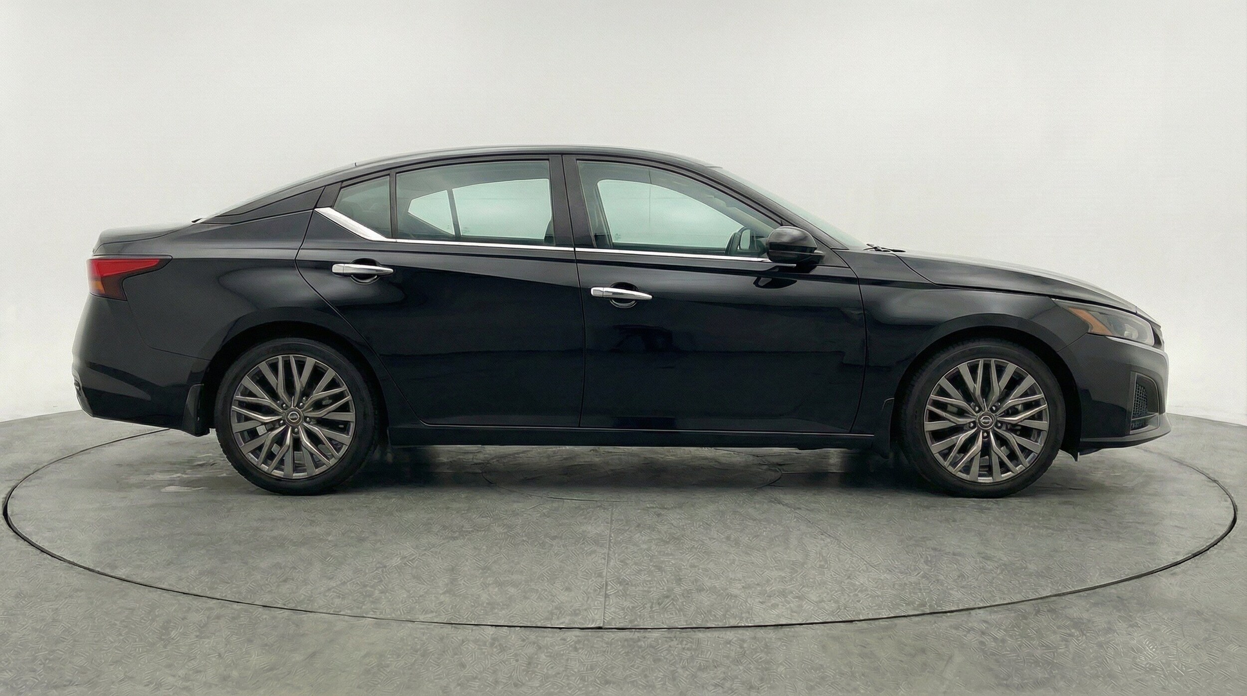 Thumbnail: 2025 Nissan Altima - 11