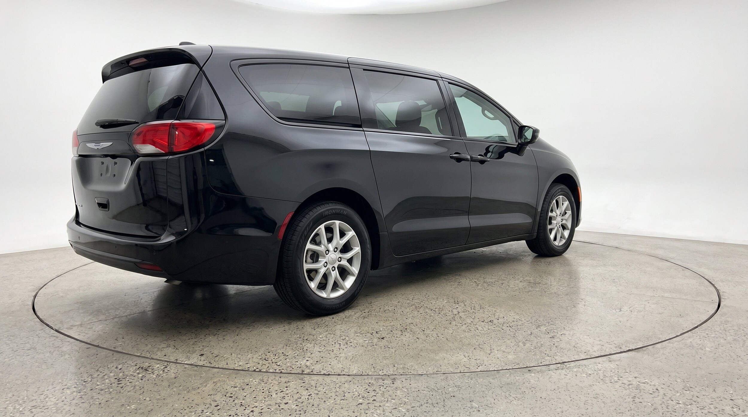 Thumbnail: 2024 Chrysler Voyager - 9