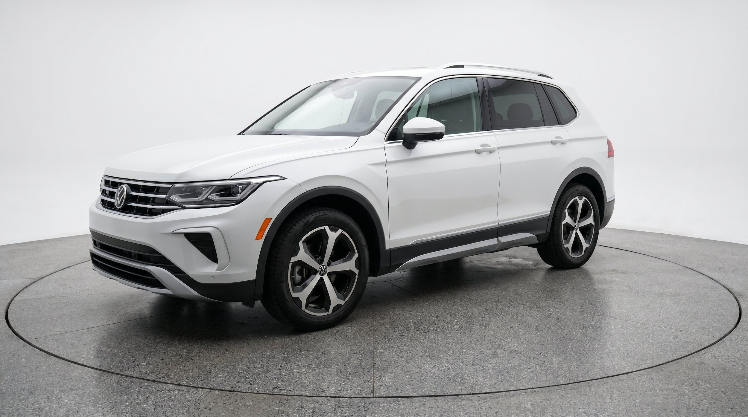Thumbnail: 2026 Volkswagen Tiguan - 3