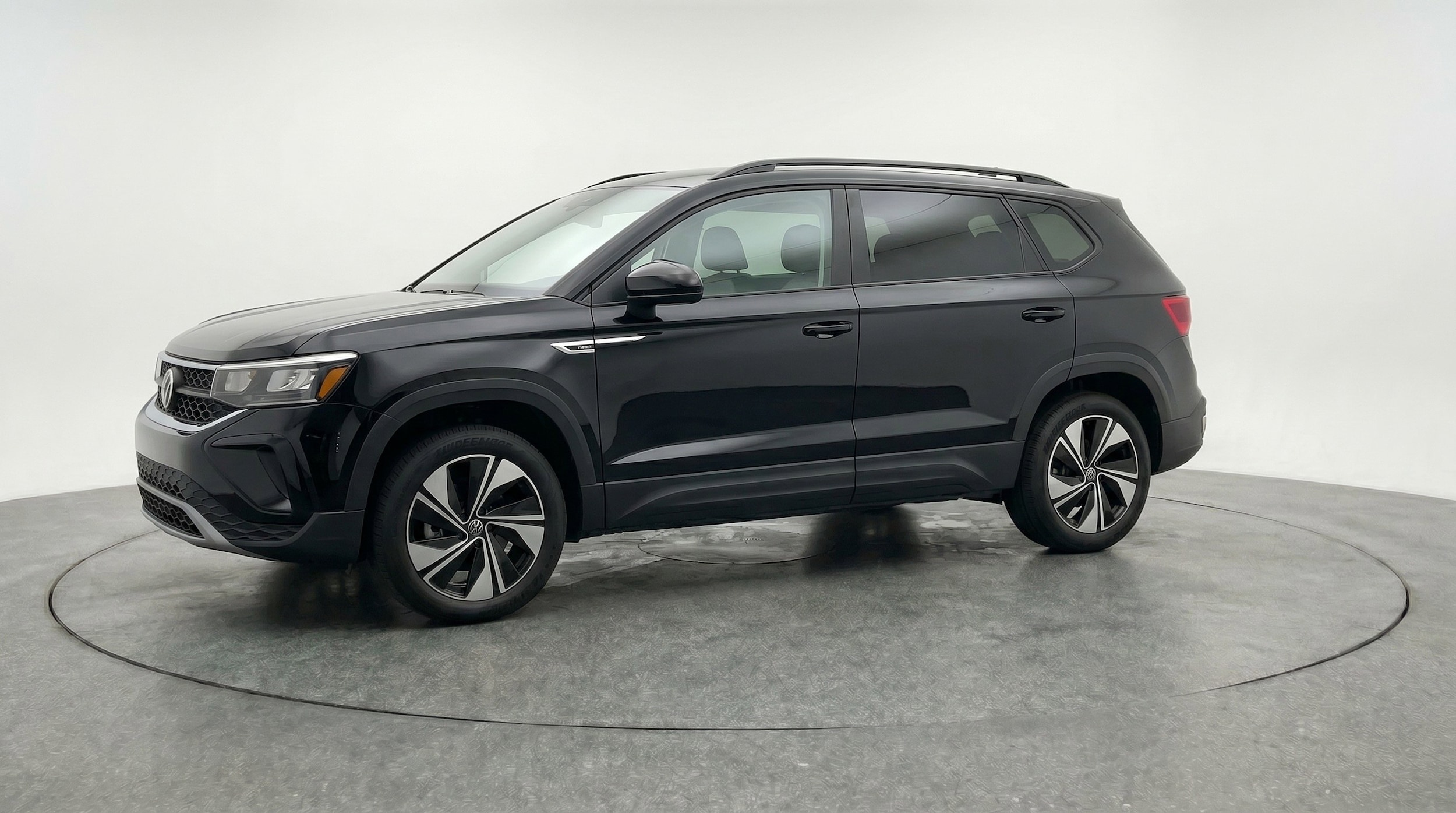 Thumbnail: 2025 Volkswagen Taos - 3