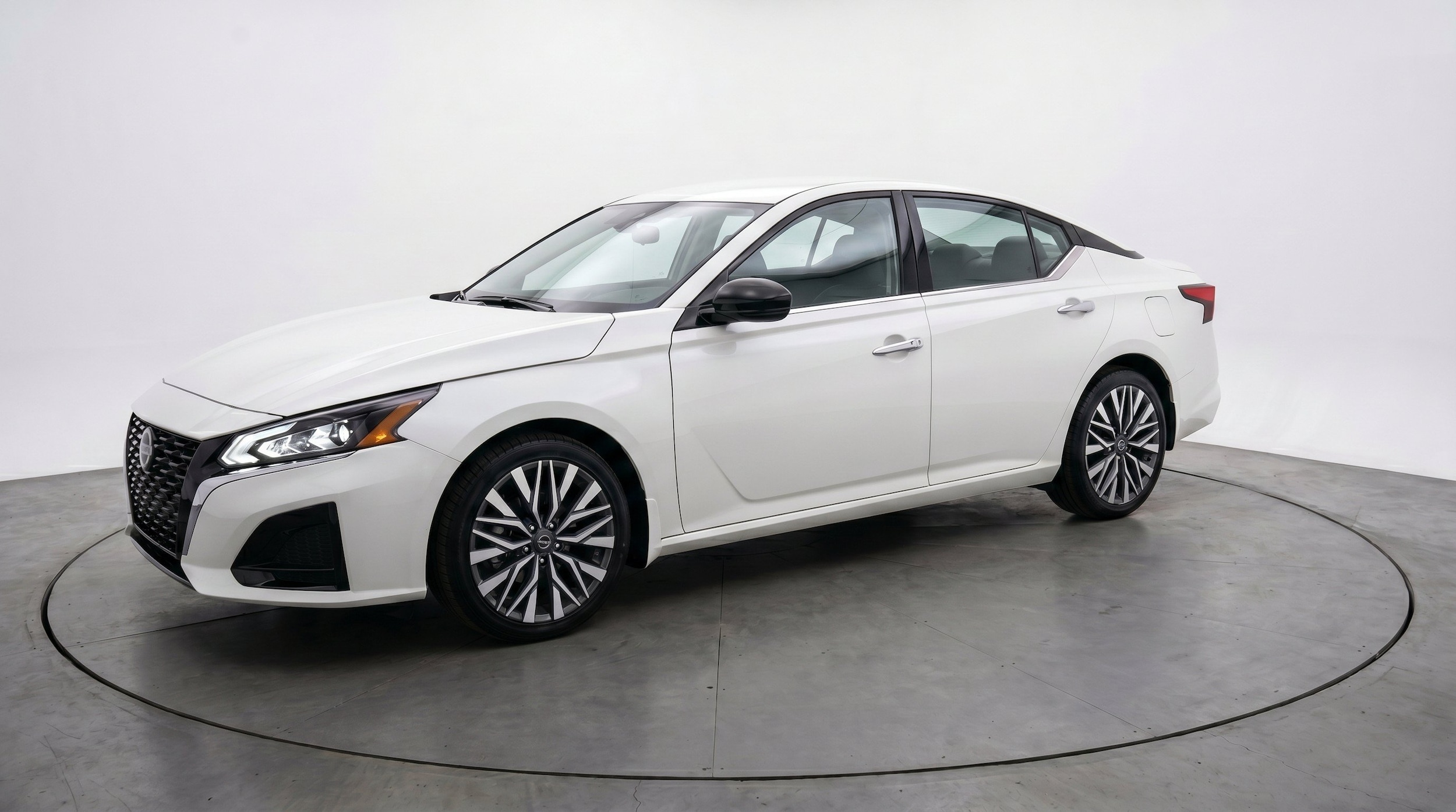 Thumbnail: 2025 Nissan Altima - 3