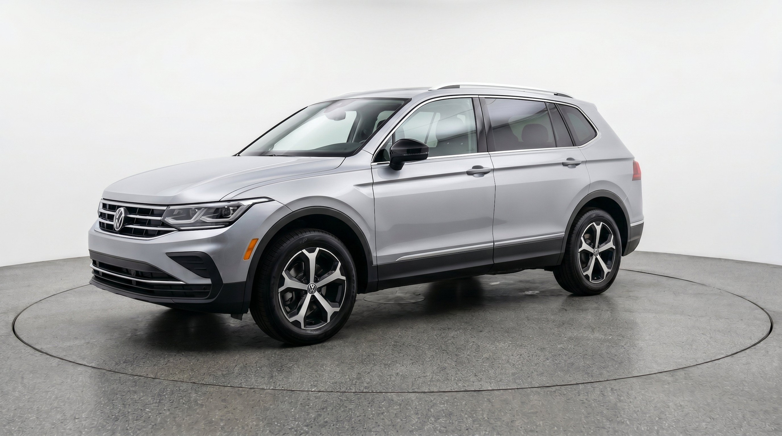 Thumbnail: 2026 Volkswagen Tiguan - 3