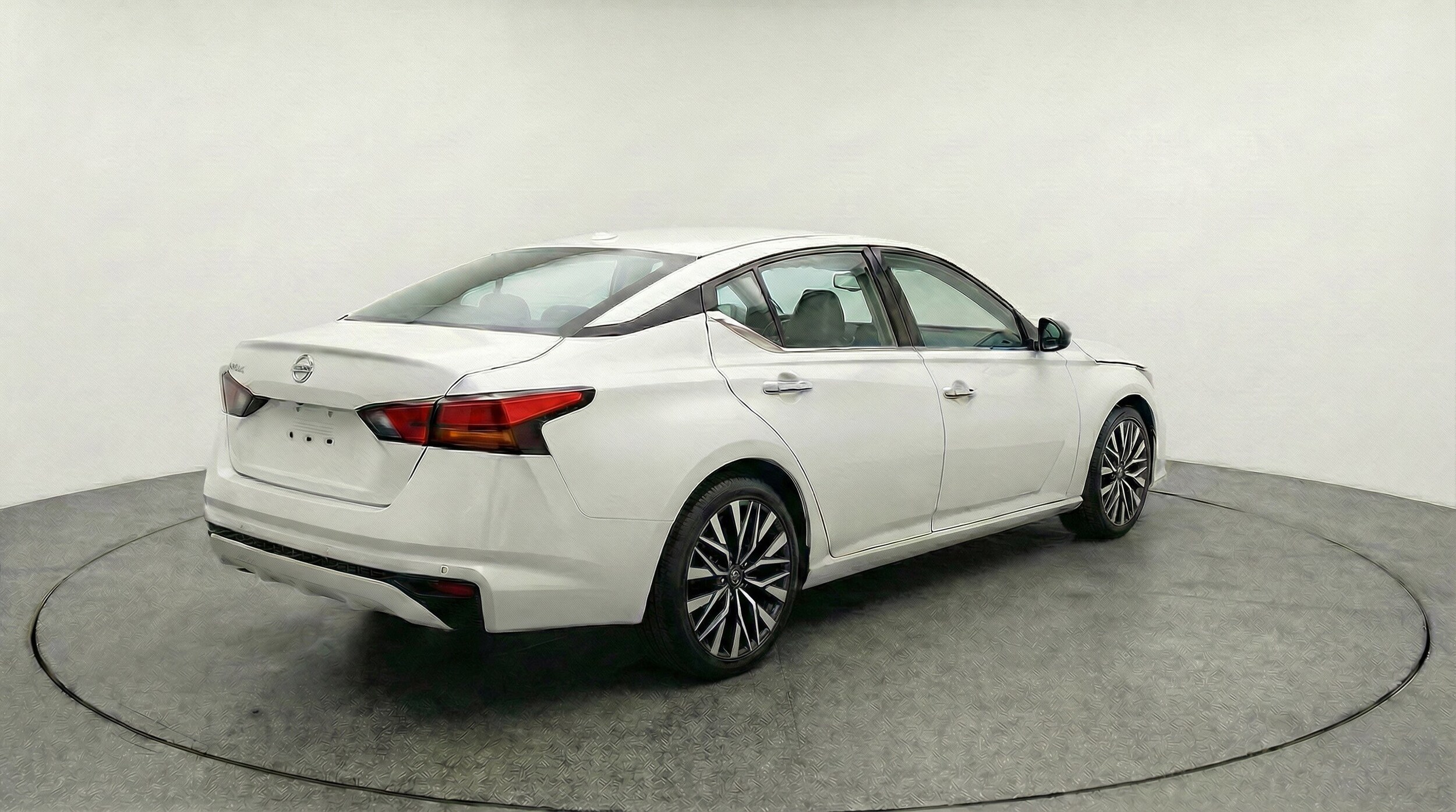 Thumbnail: 2025 Nissan Altima - 9