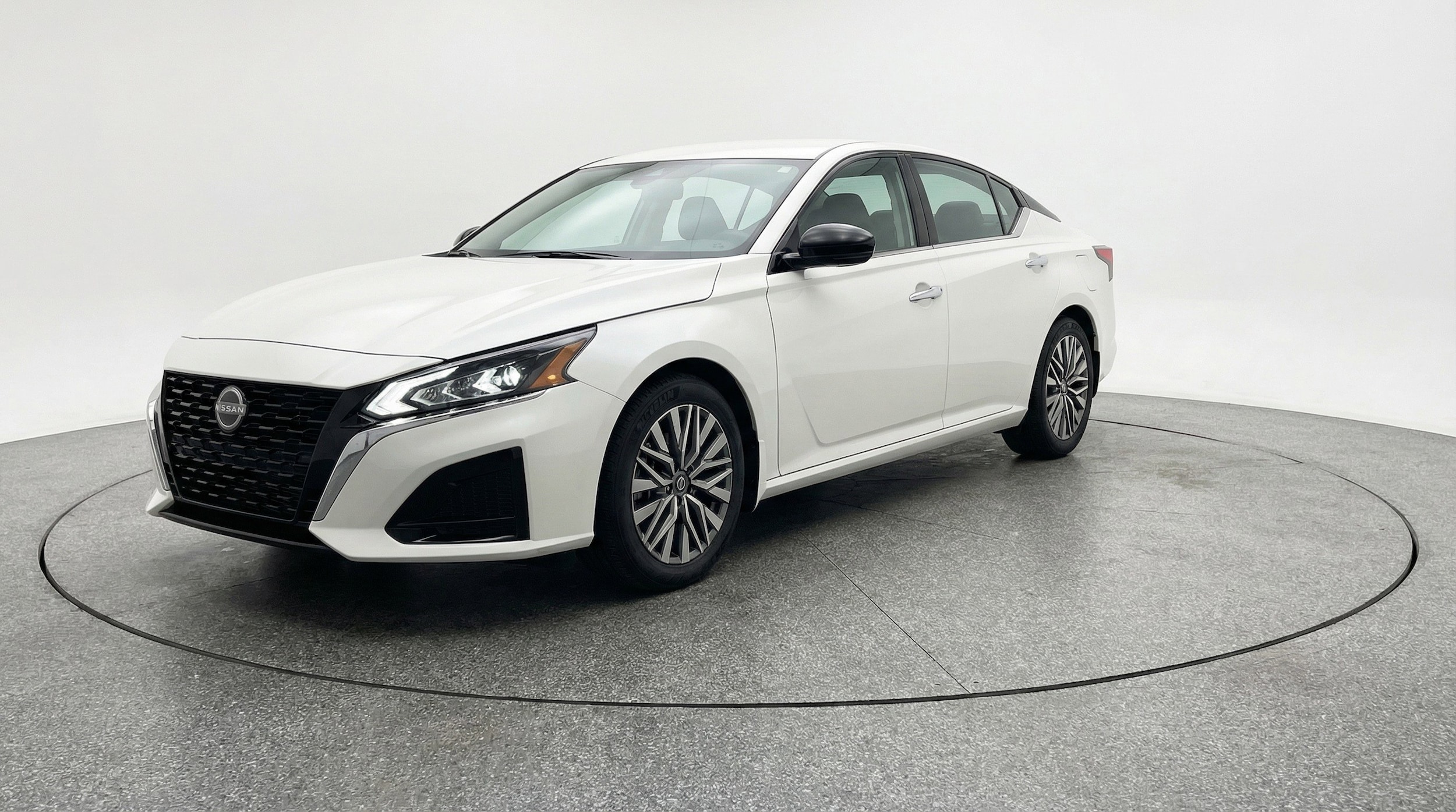 Thumbnail: 2025 Nissan Altima - 3