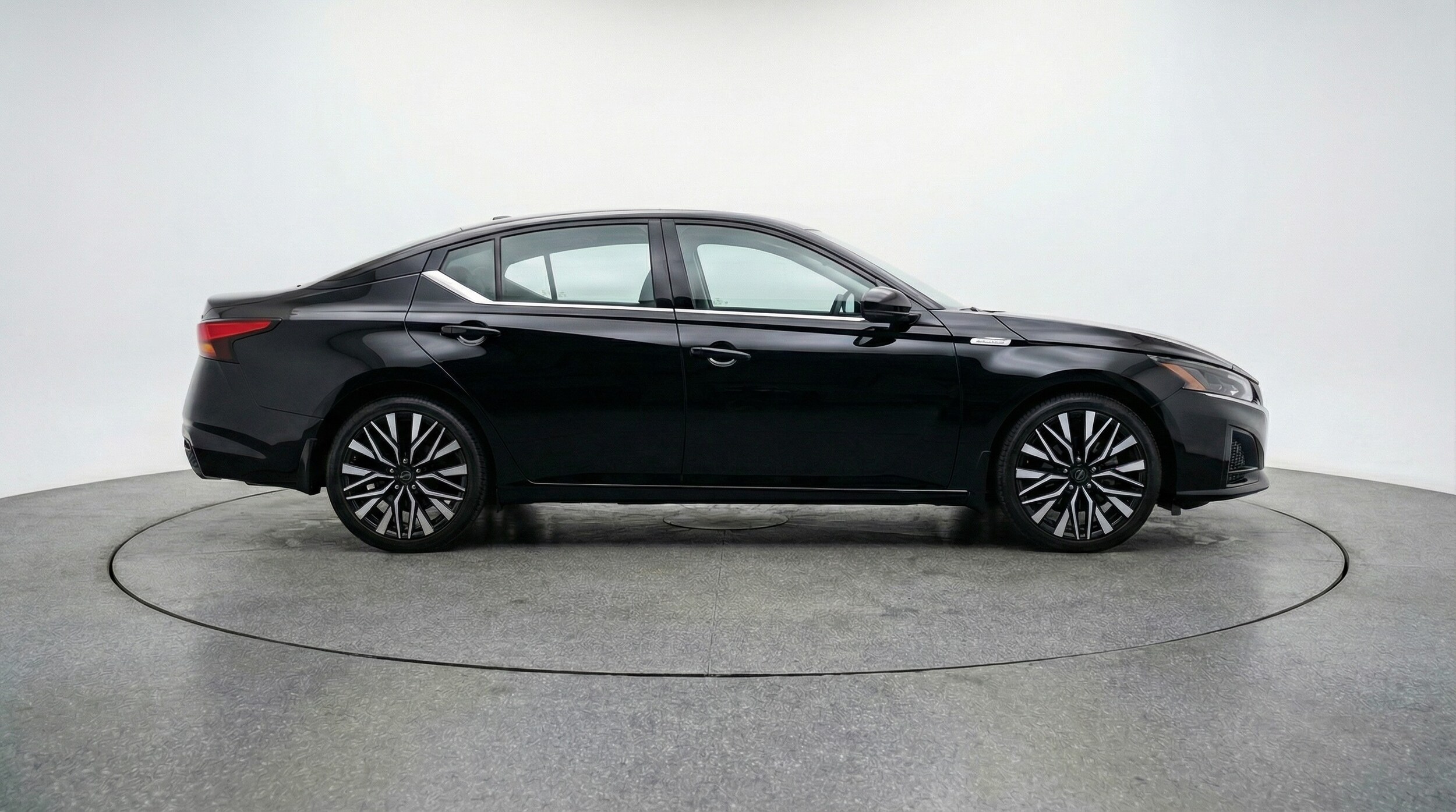 Thumbnail: 2025 Nissan Altima - 8