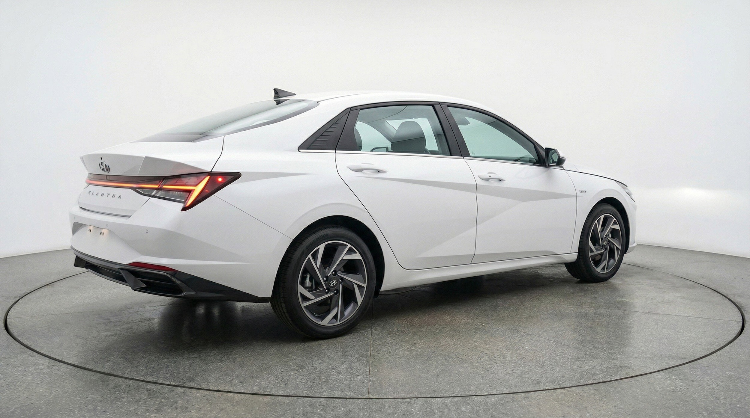 Thumbnail: 2025 Hyundai Elantra - 9