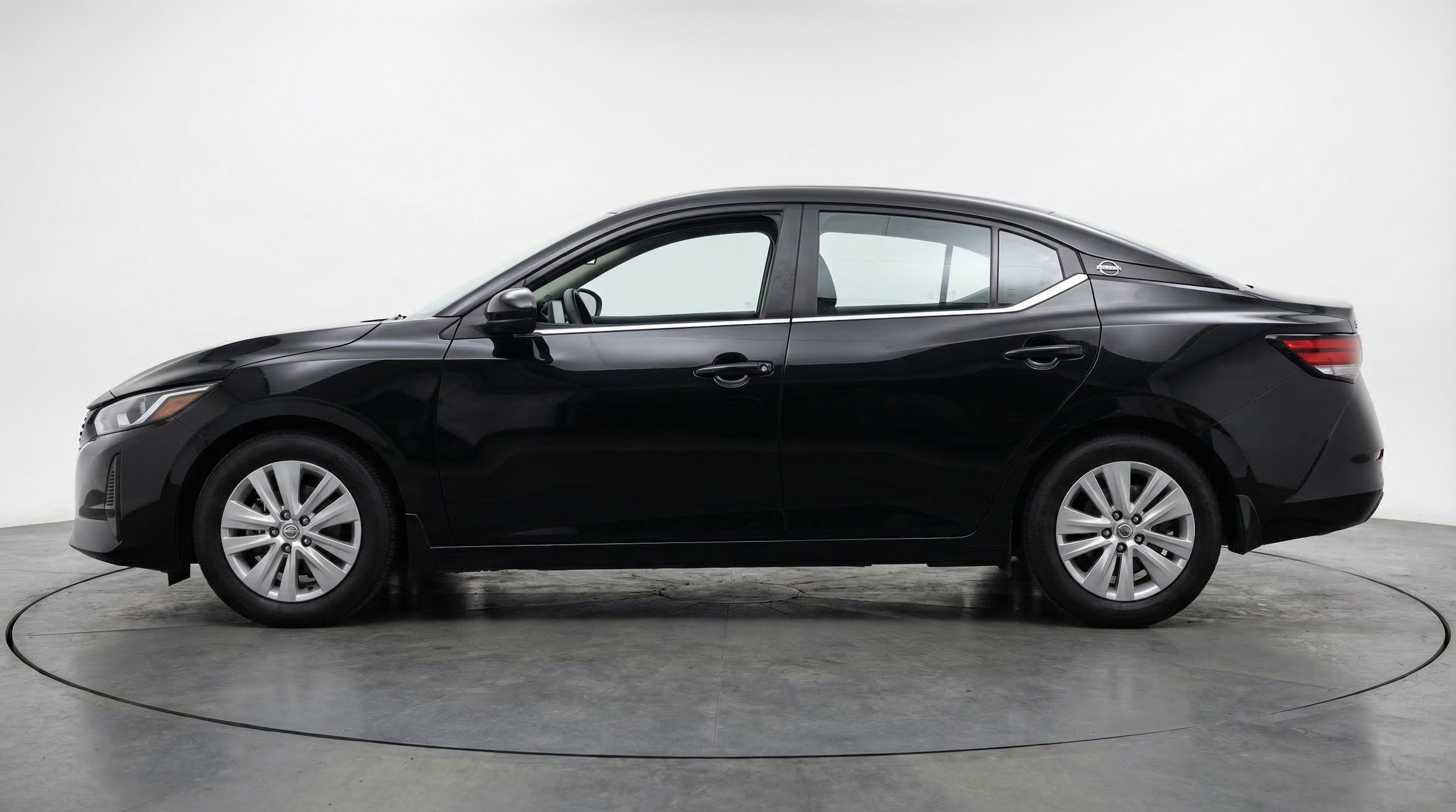 Thumbnail: 2025 Nissan Sentra - 5