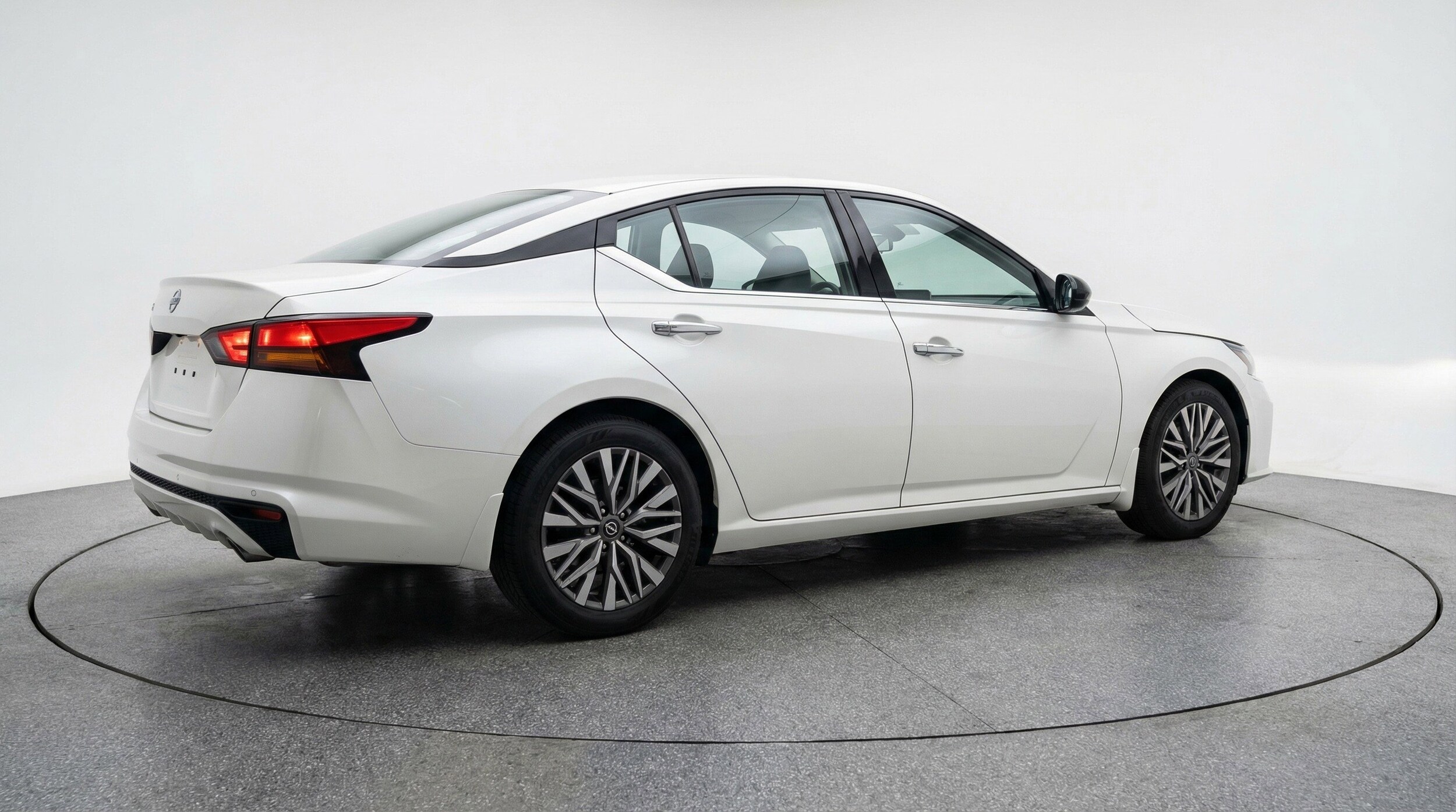 Thumbnail: 2025 Nissan Altima - 9