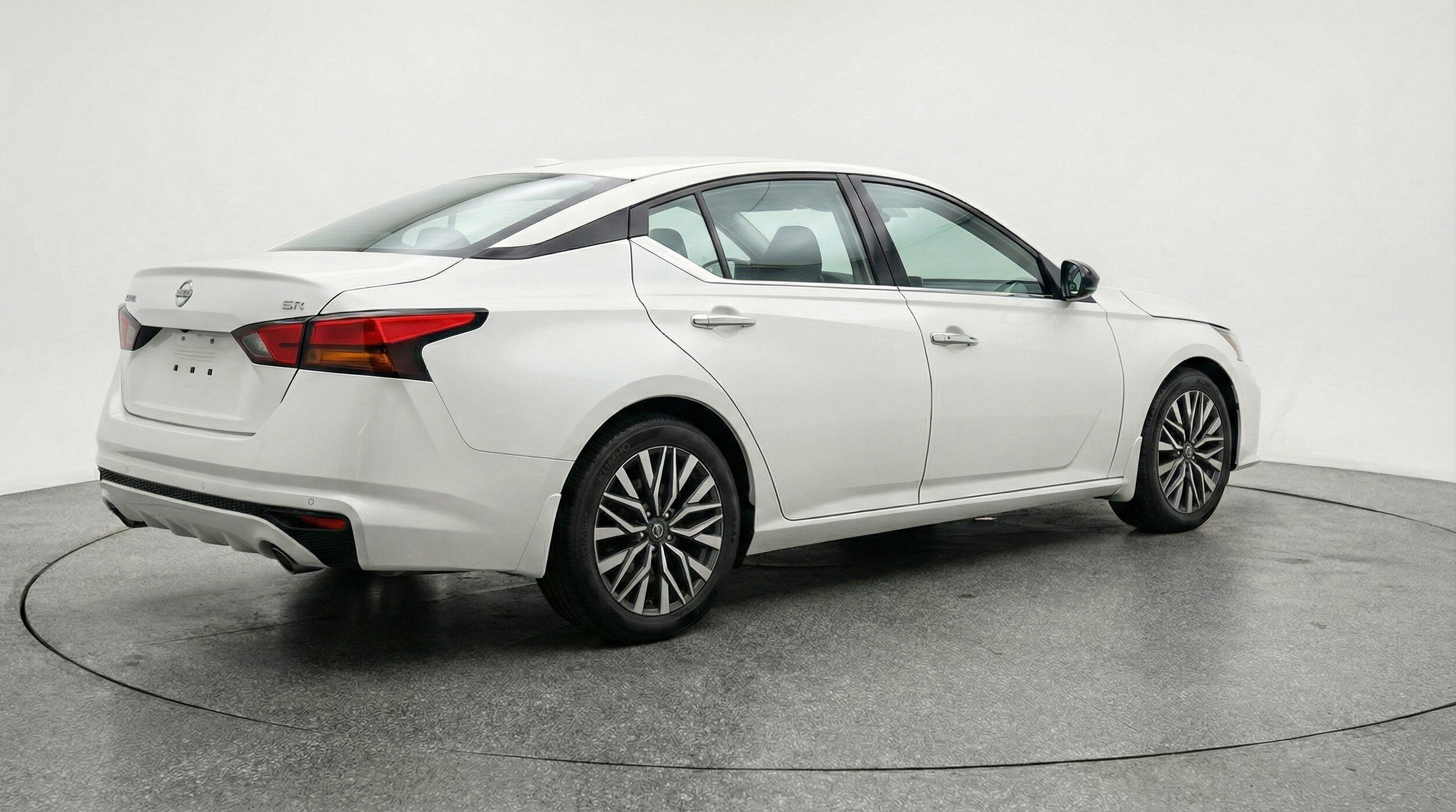 Thumbnail: 2025 Nissan Altima - 9