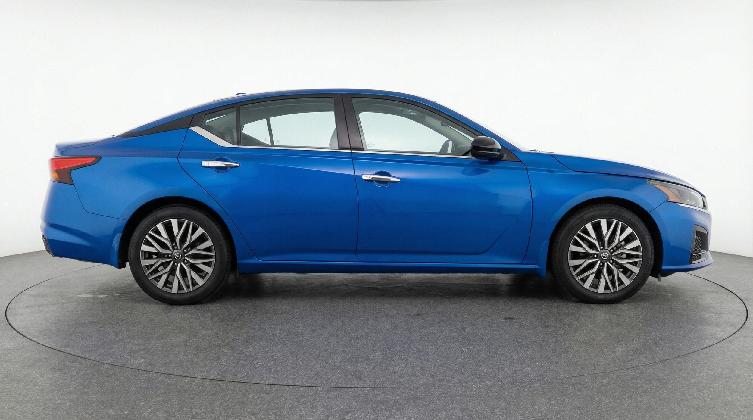 Thumbnail: 2025 Nissan Altima - 8