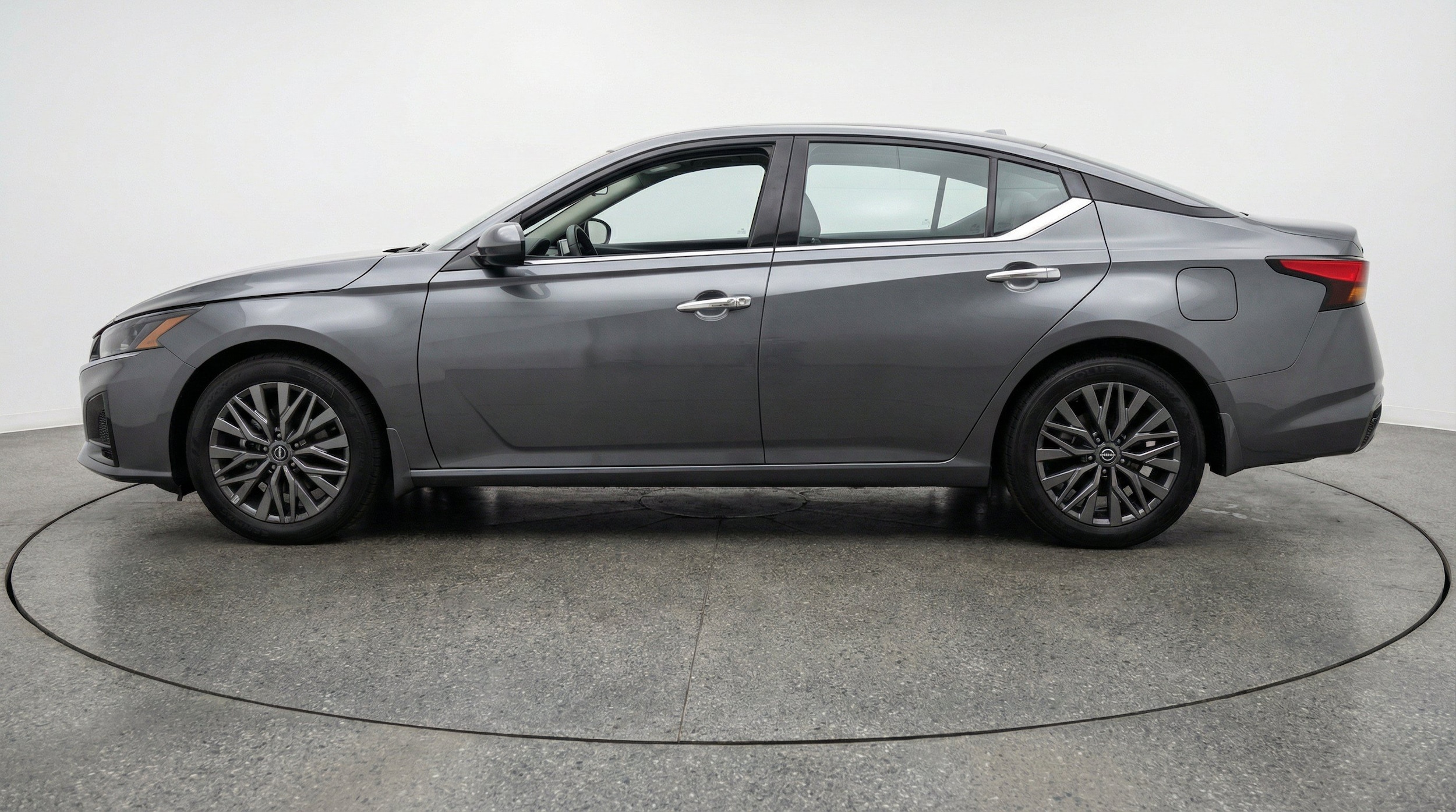 Thumbnail: 2025 Nissan Altima - 5