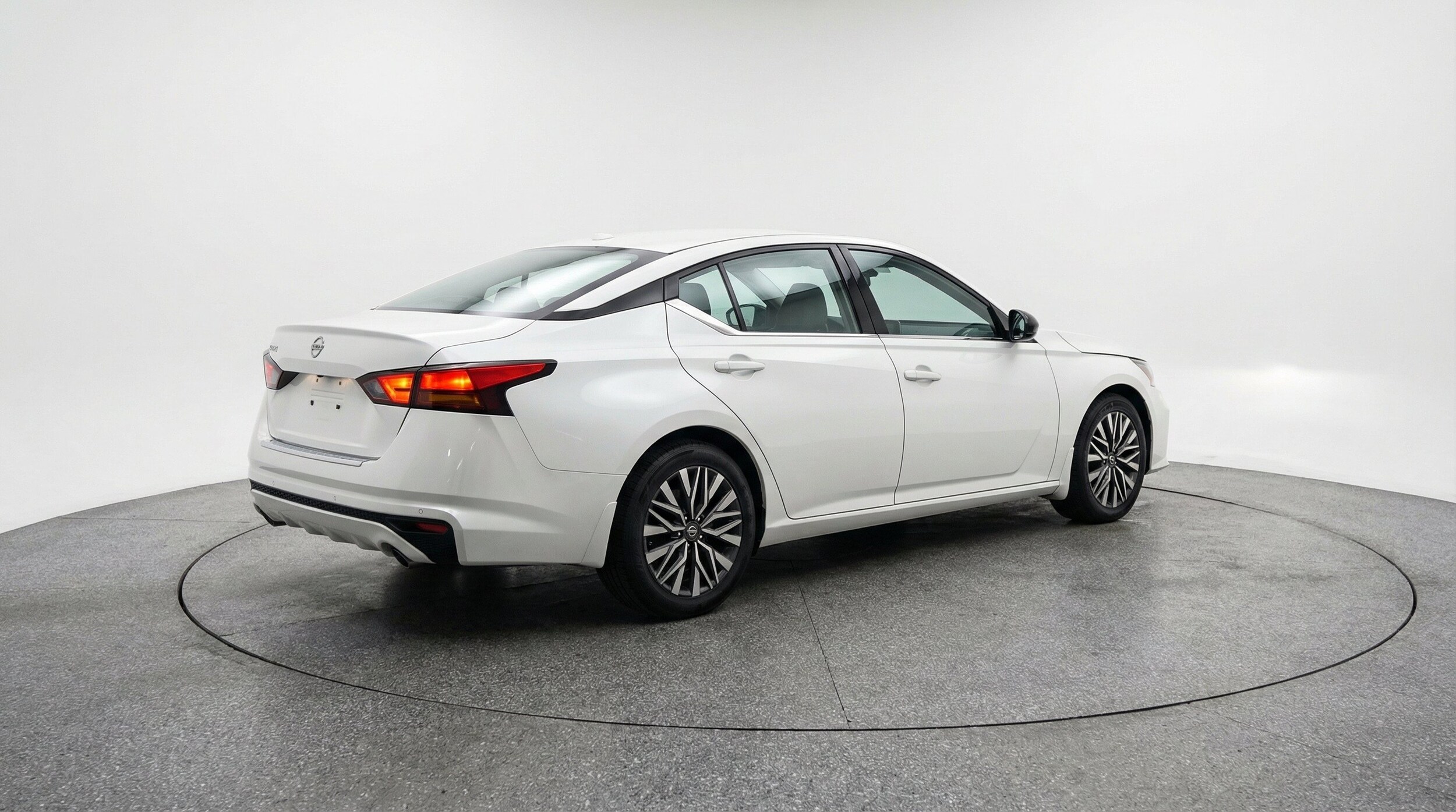 Thumbnail: 2025 Nissan Altima - 9