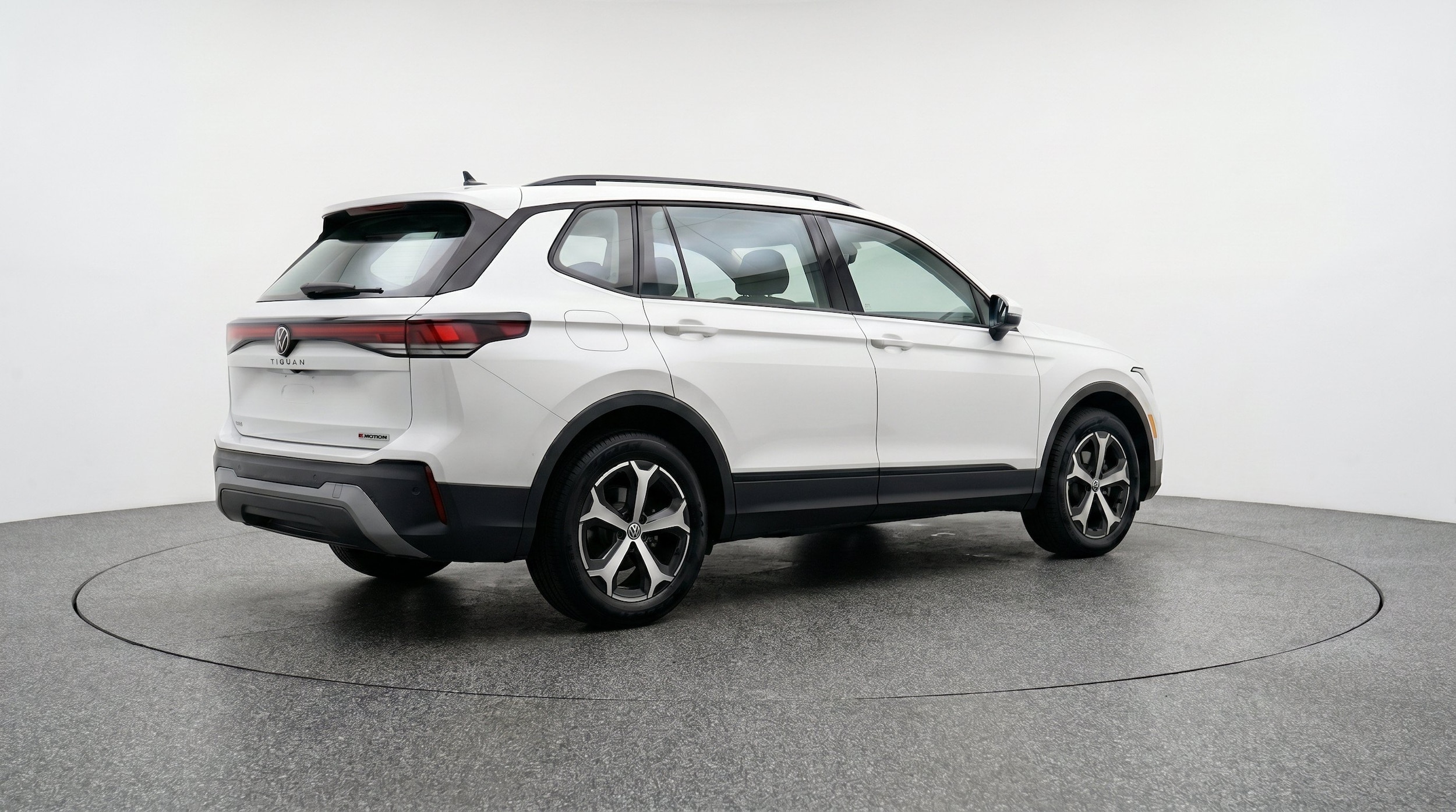 Thumbnail: 2026 Volkswagen Tiguan - 9