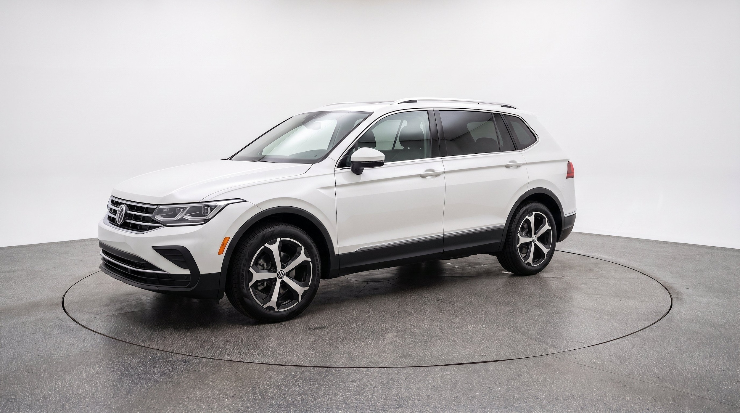 Thumbnail: 2026 Volkswagen Tiguan - 3