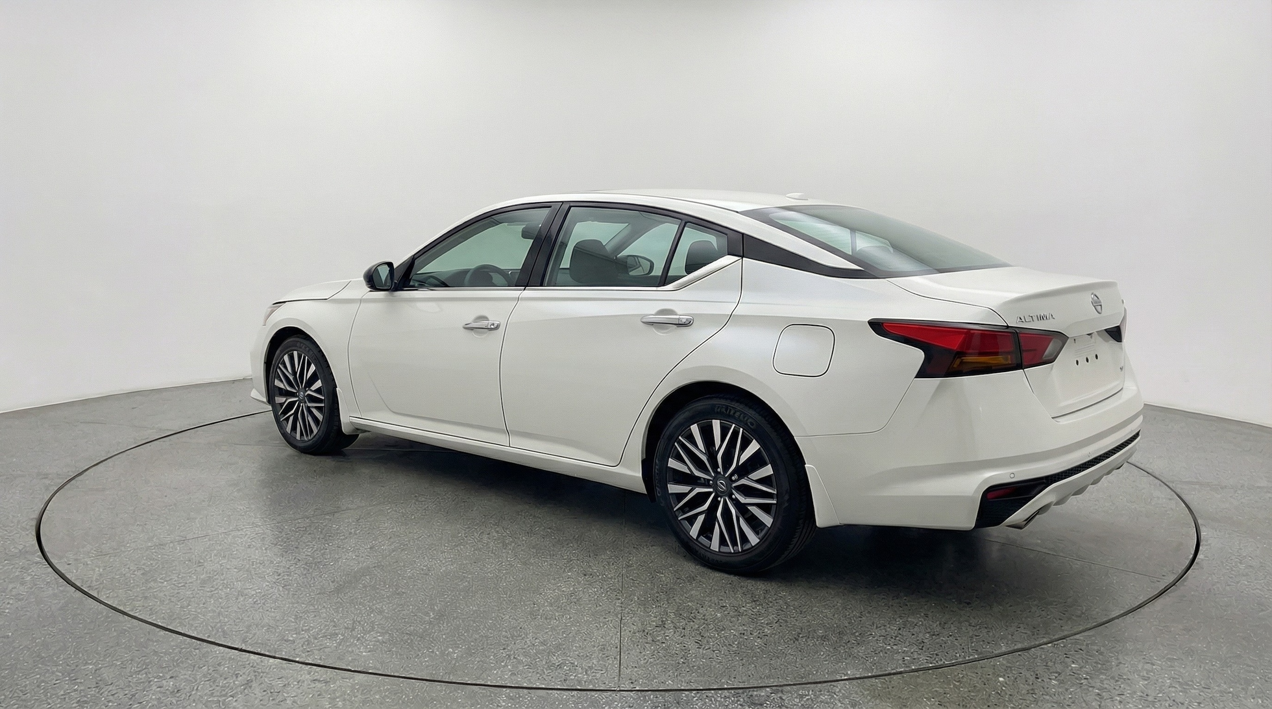 Thumbnail: 2025 Nissan Altima - 5