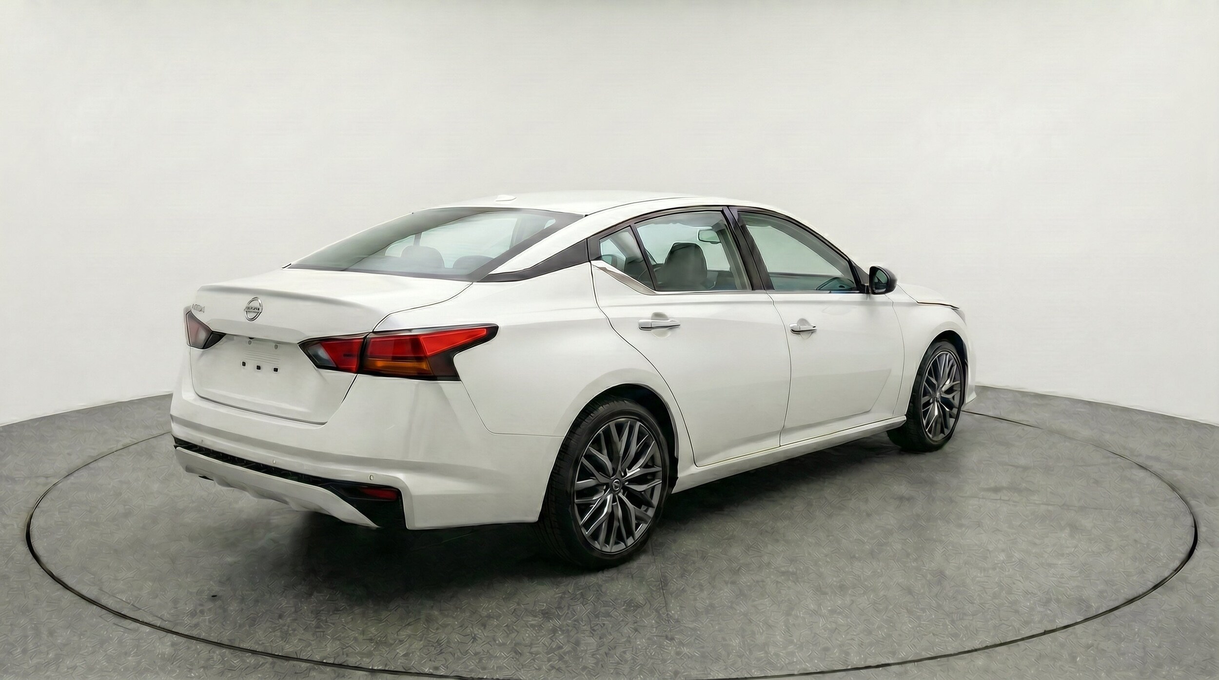 Thumbnail: 2025 Nissan Altima - 9
