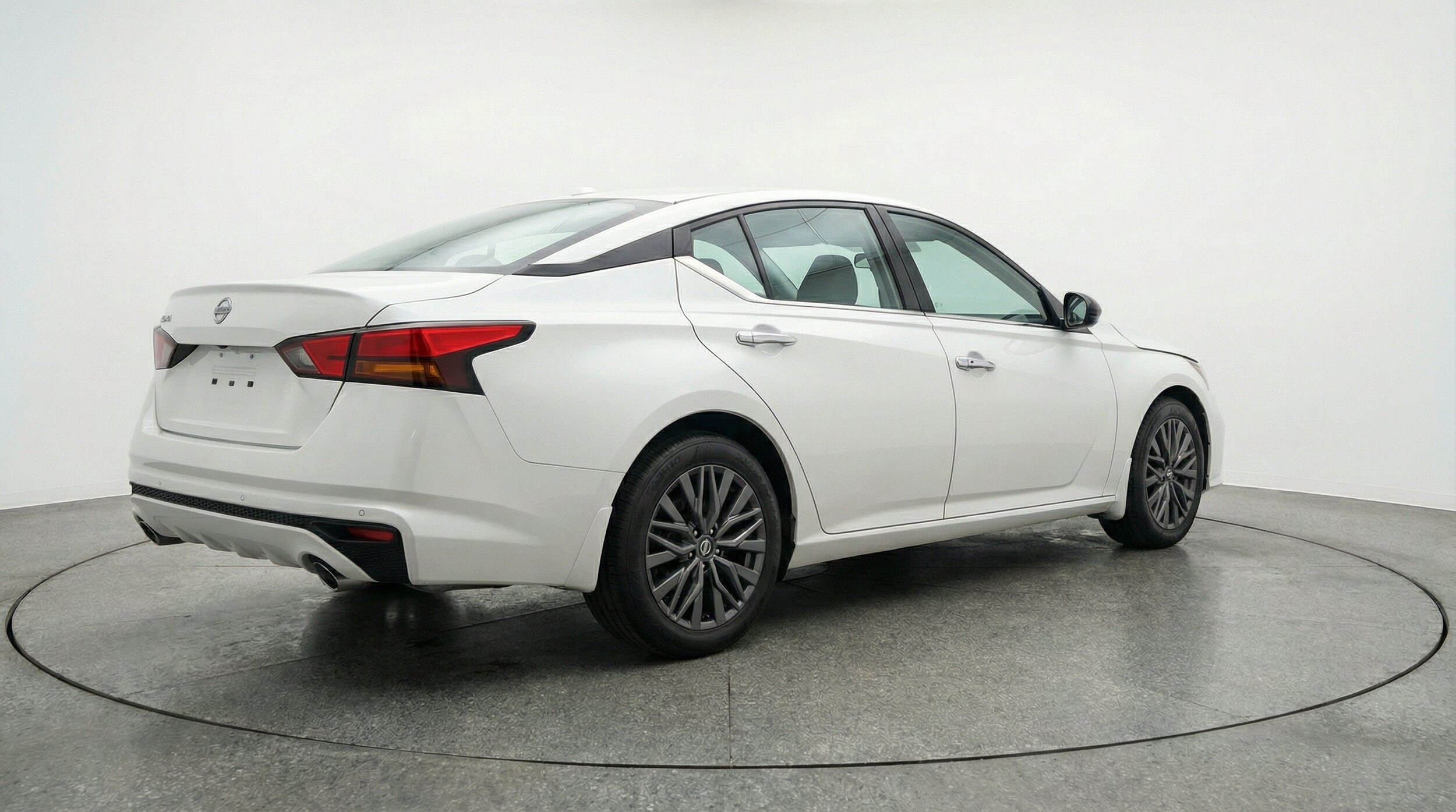 Thumbnail: 2025 Nissan Altima - 9