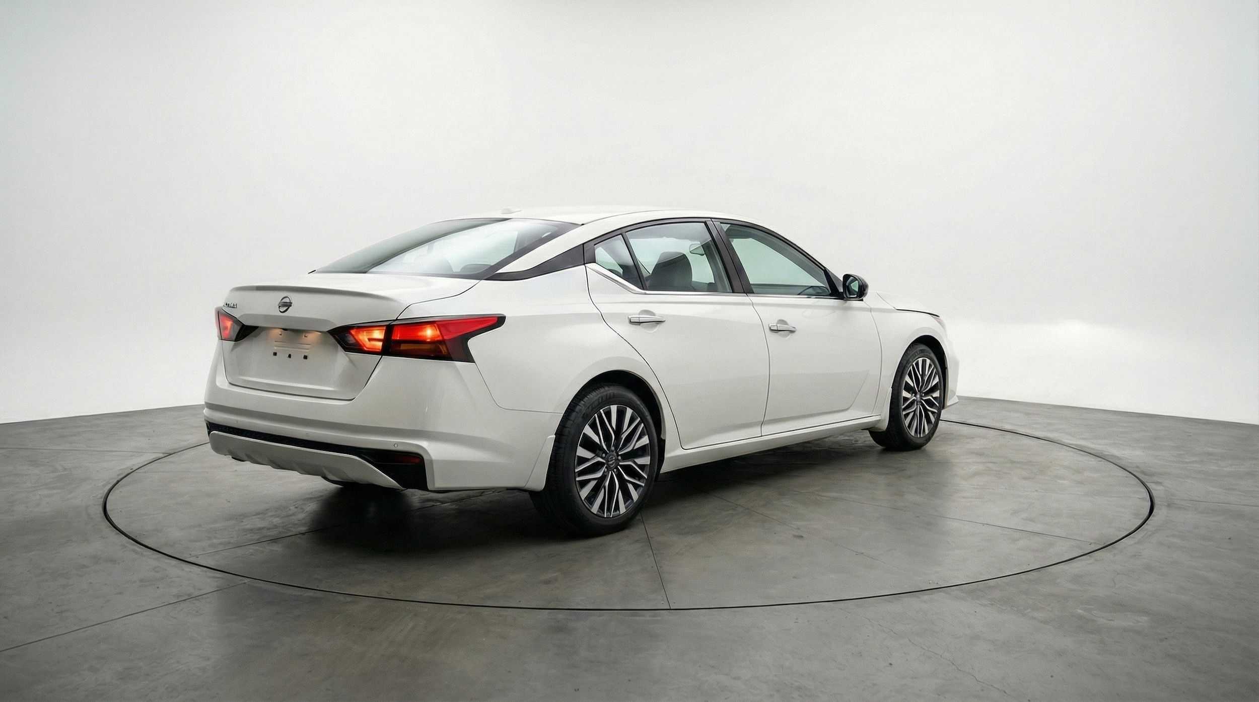 Thumbnail: 2025 Nissan Altima - 9
