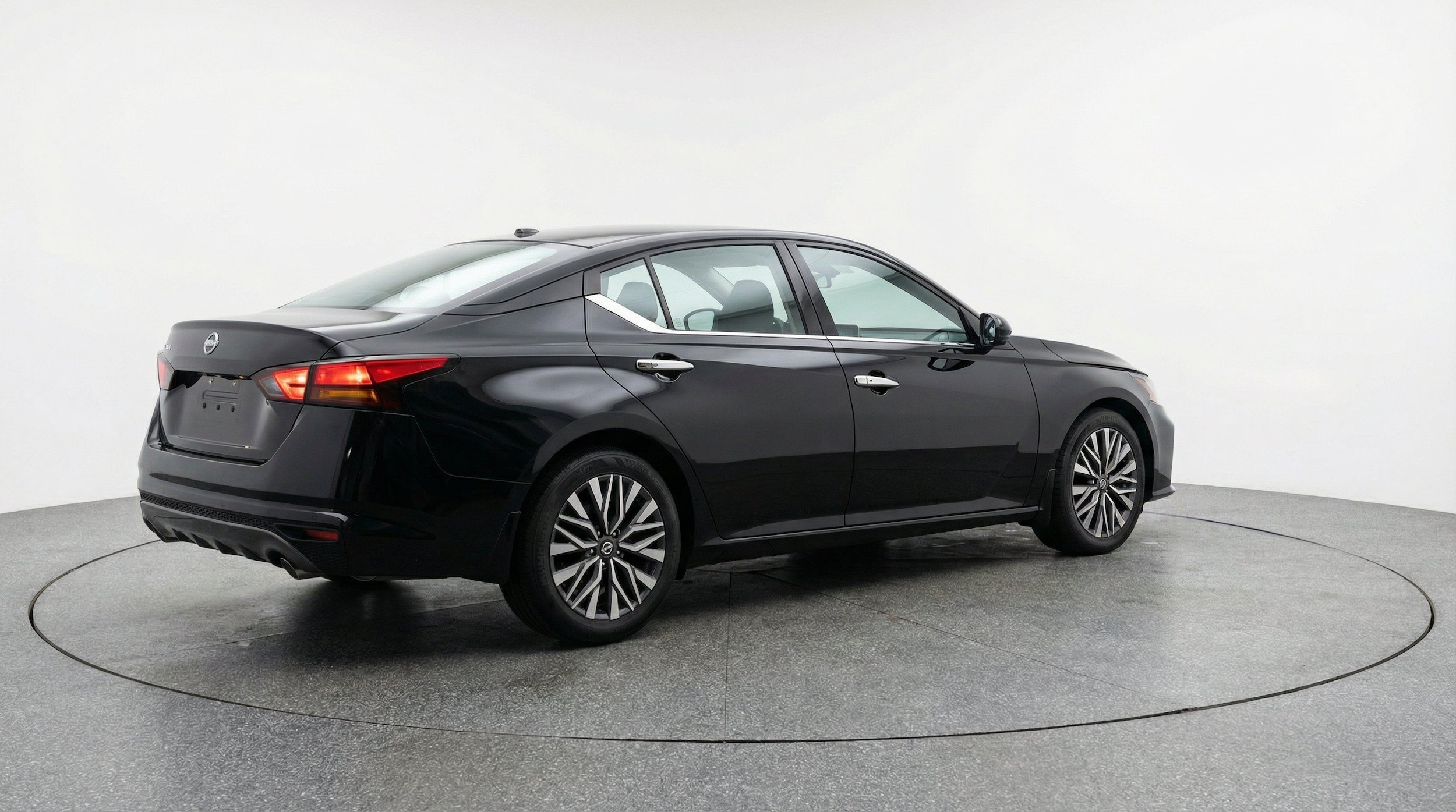Thumbnail: 2025 Nissan Altima - 9