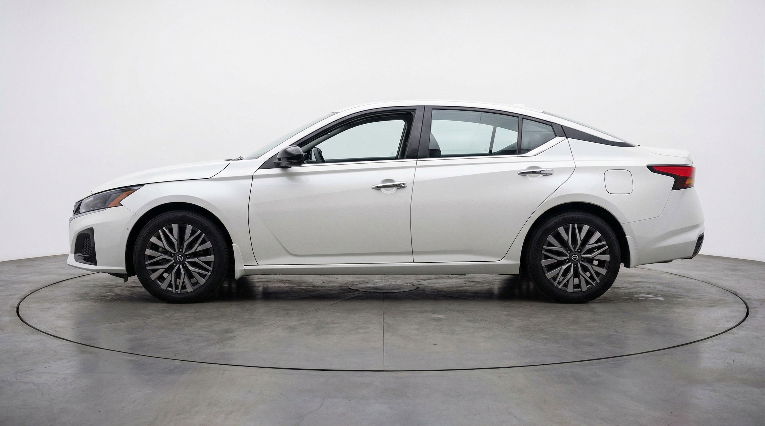 Thumbnail: 2025 Nissan Altima - 5