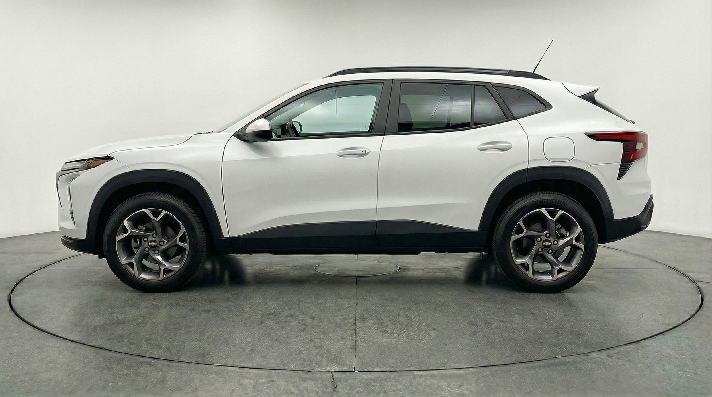 Thumbnail: 2025 Chevrolet Trax - 4