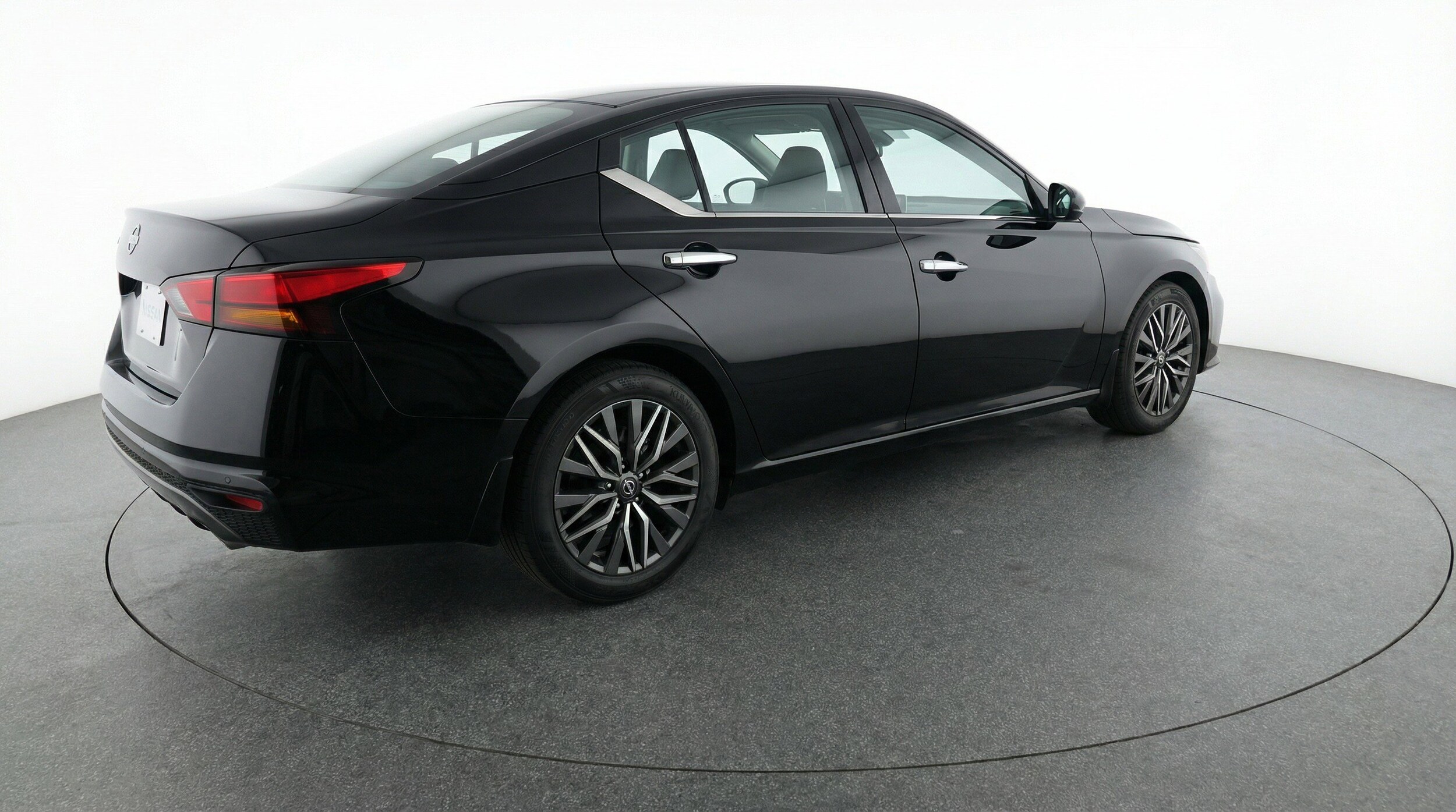 Thumbnail: 2025 Nissan Altima - 9