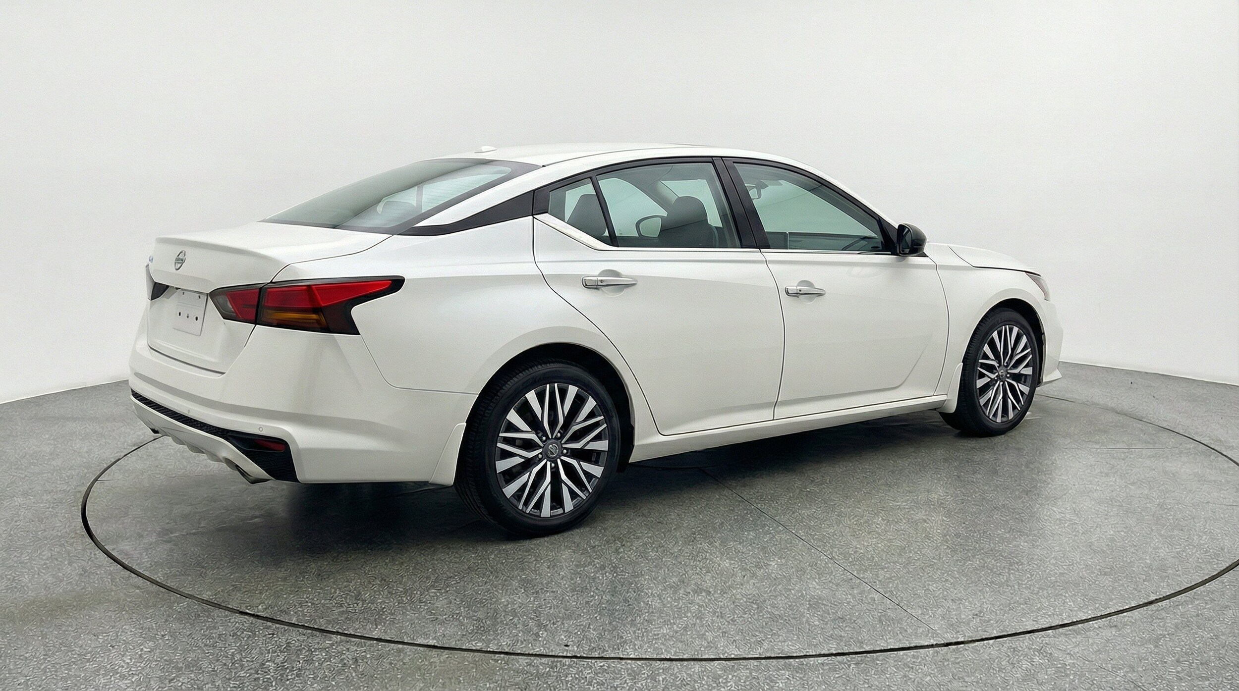 Thumbnail: 2025 Nissan Altima - 9