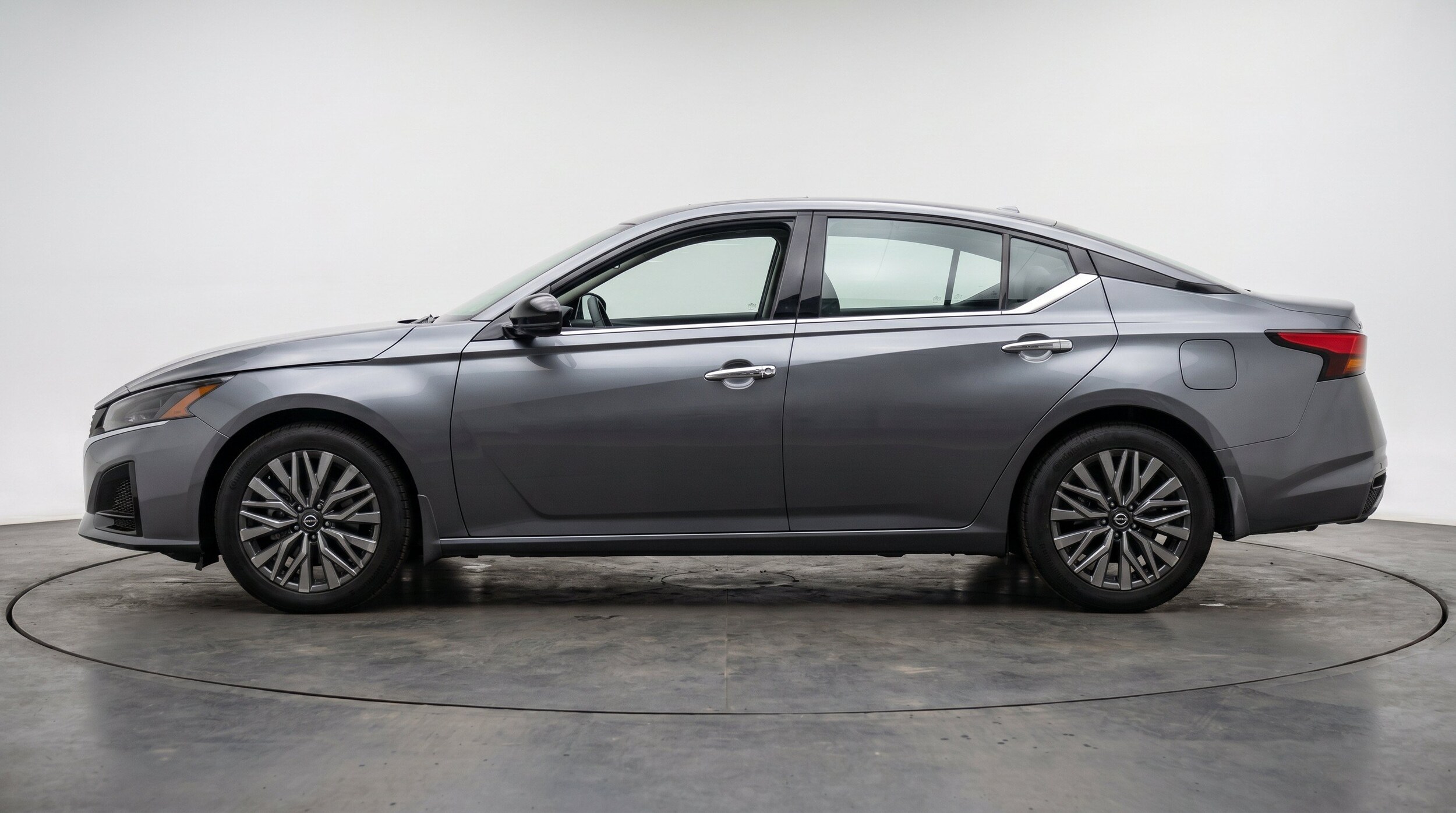 Thumbnail: 2025 Nissan Altima - 5