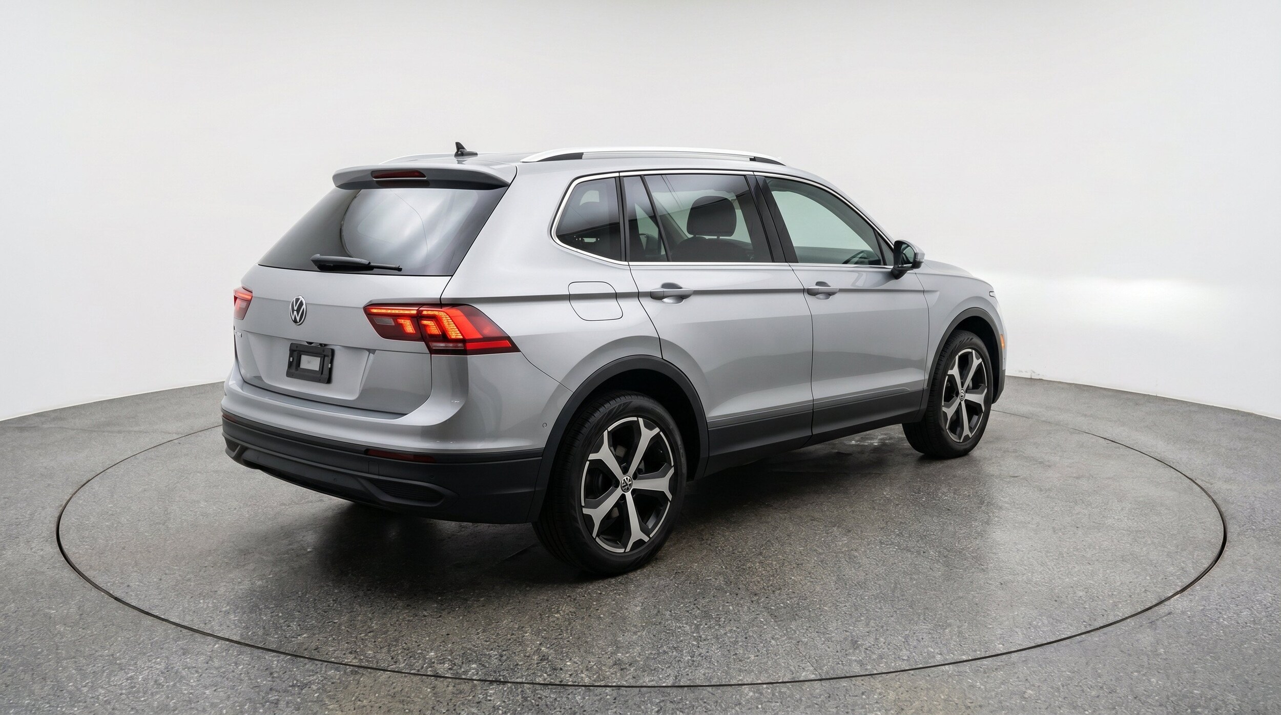 Thumbnail: 2026 Volkswagen Tiguan - 9