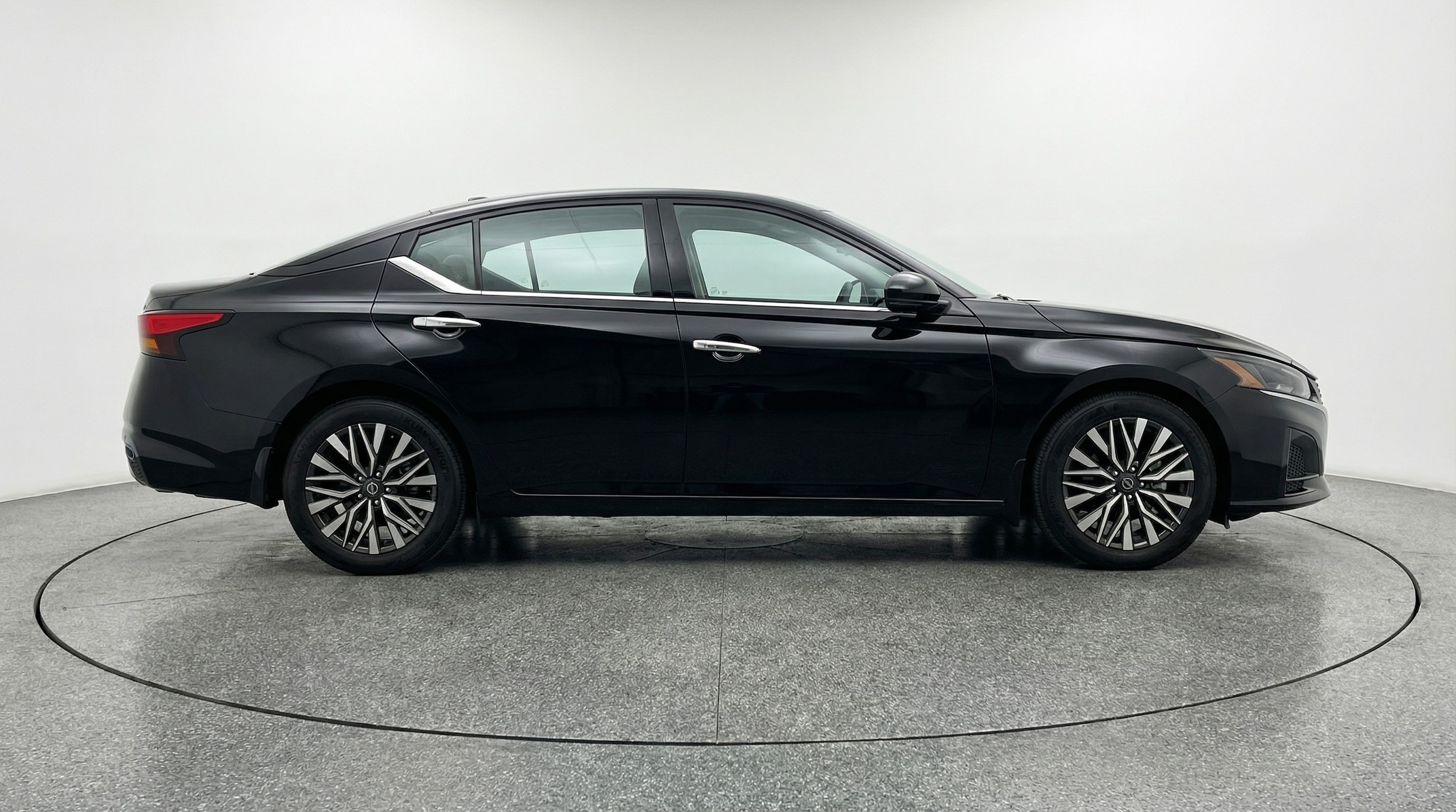 Thumbnail: 2025 Nissan Altima - 8