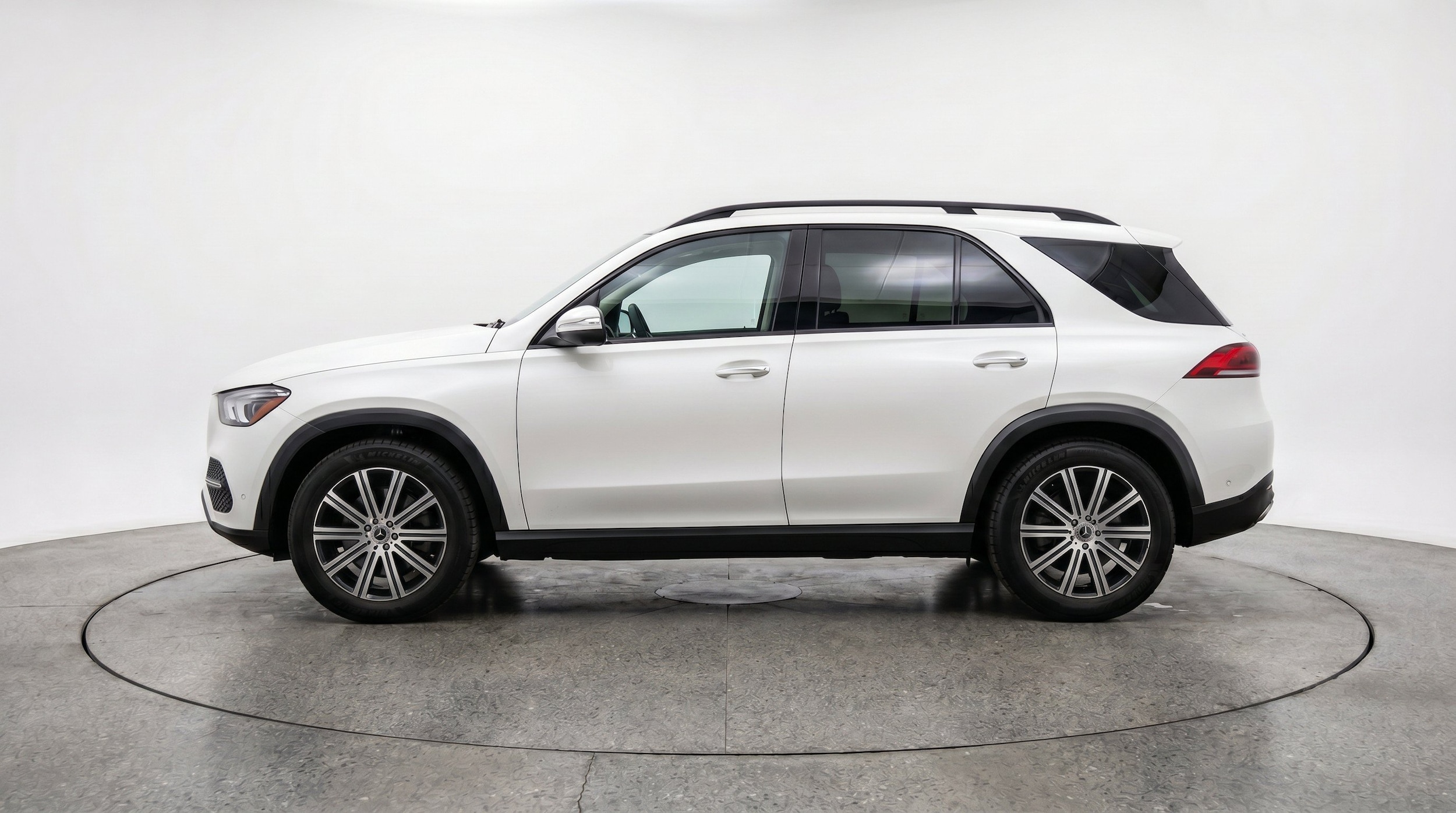 Thumbnail: 2026 Mercedes-Benz GLE - 5
