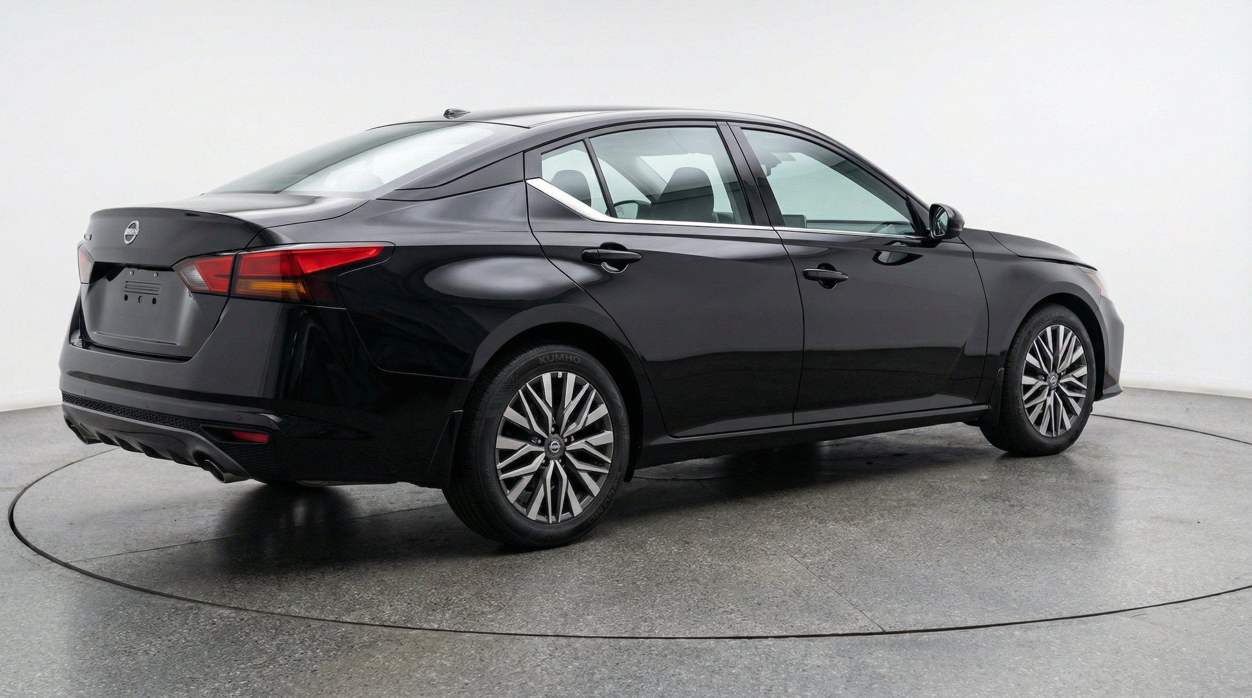 Thumbnail: 2025 Nissan Altima - 9
