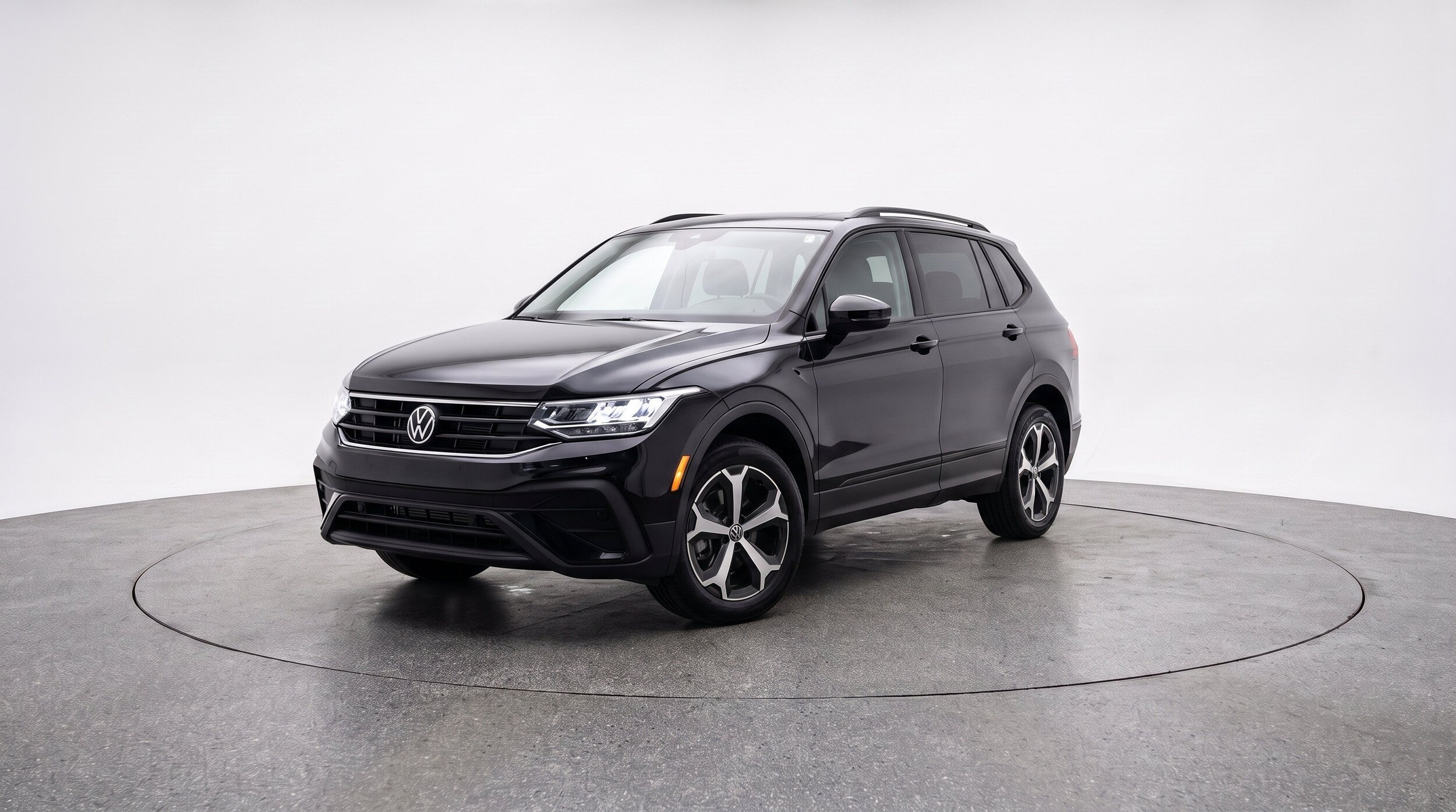 Thumbnail: 2026 Volkswagen Tiguan - 3