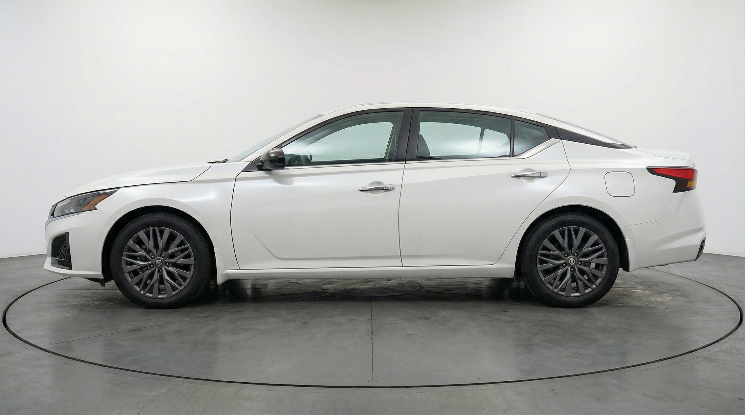 Thumbnail: 2025 Nissan Altima - 4