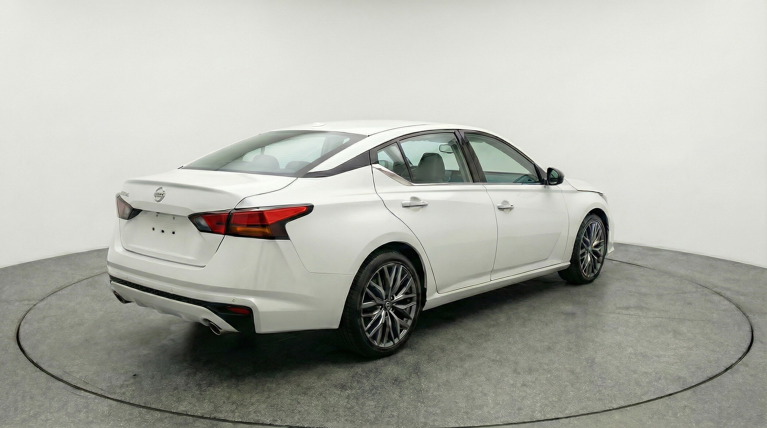 Thumbnail: 2025 Nissan Altima - 9