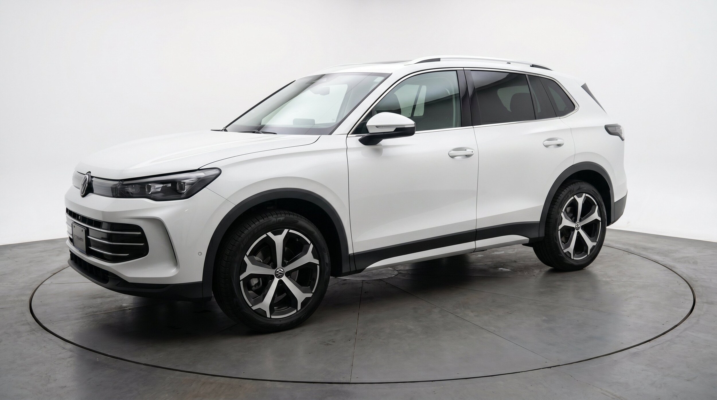Thumbnail: 2026 Volkswagen Tiguan - 3