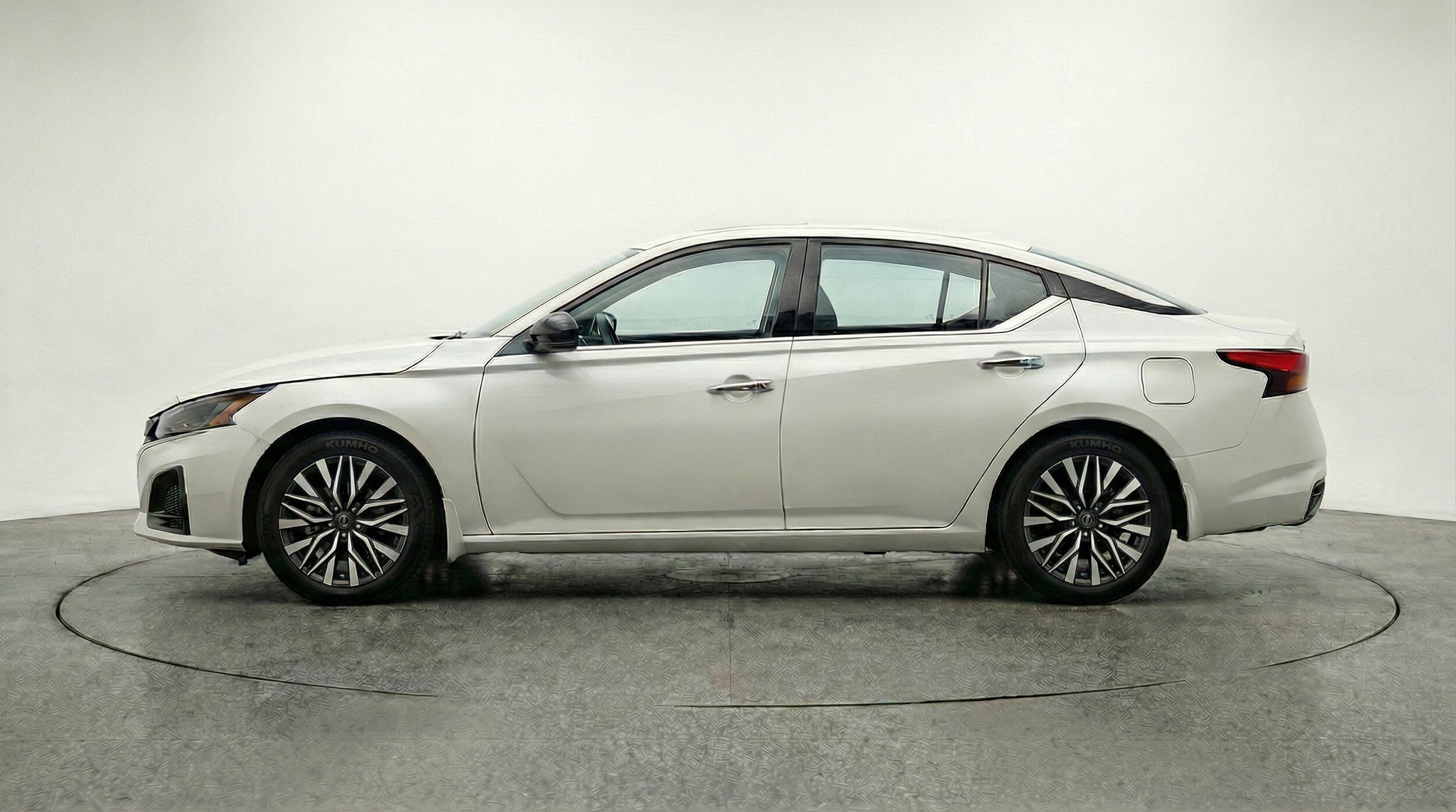 Thumbnail: 2025 Nissan Altima - 5