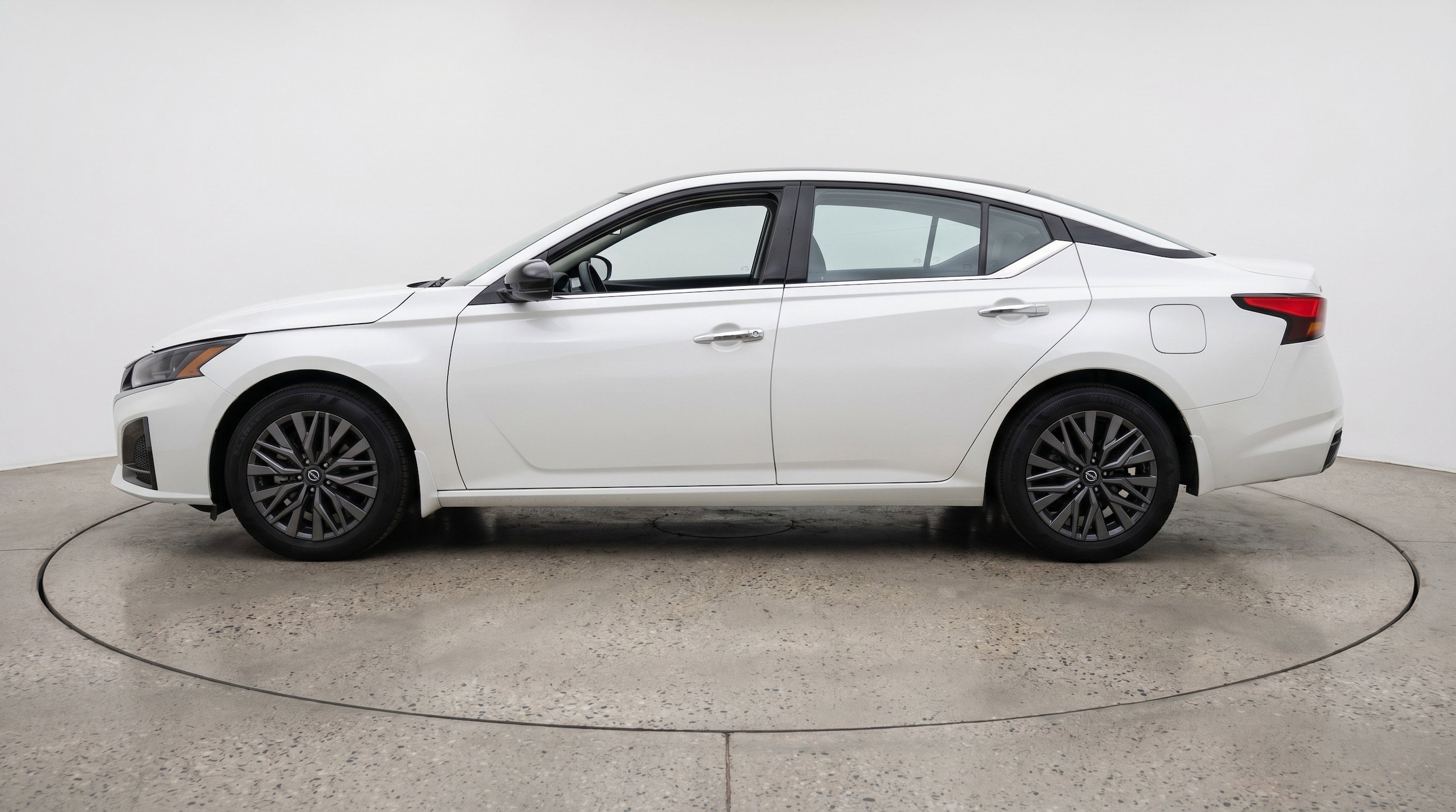 Thumbnail: 2025 Nissan Altima - 5