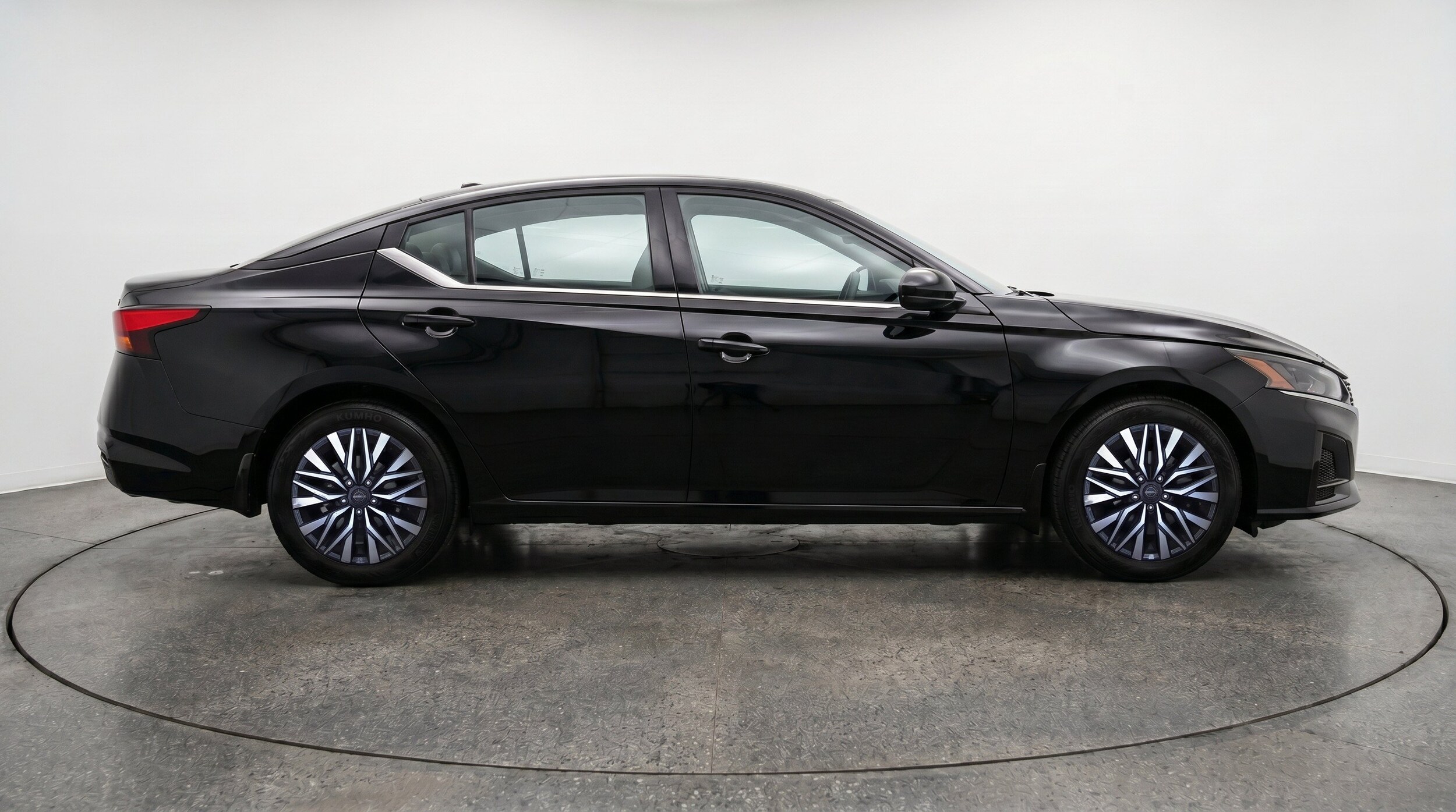 Thumbnail: 2025 Nissan Altima - 10